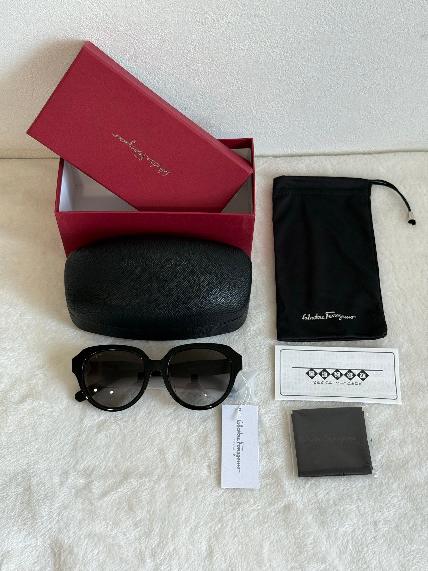 FERRAGAMO Sunglasses