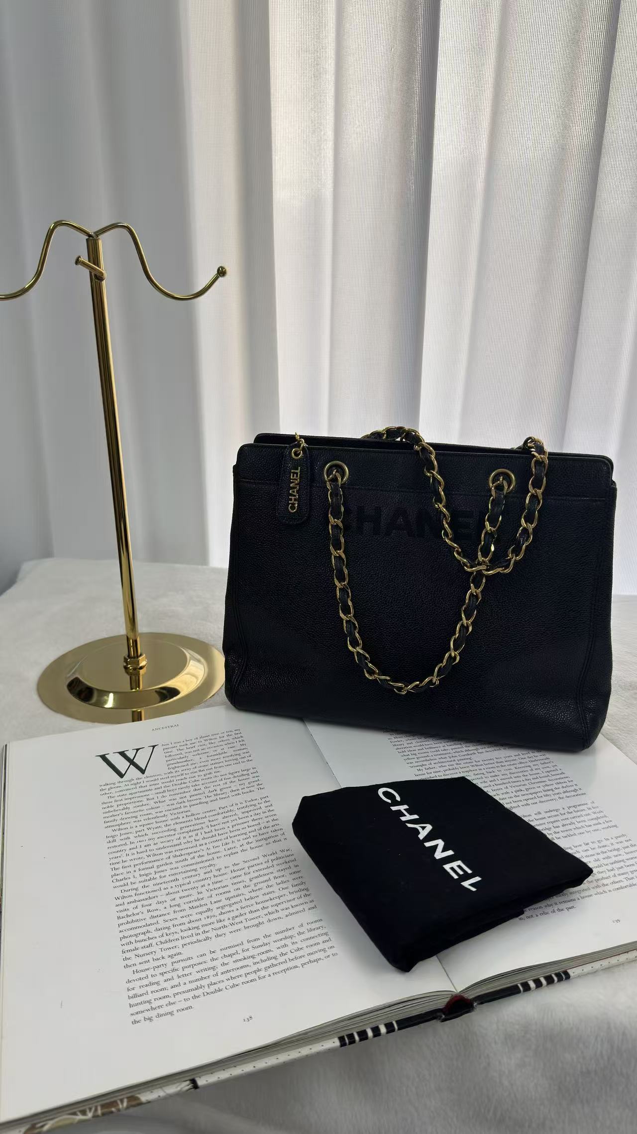 CHANEL Cavier Tote chainbag