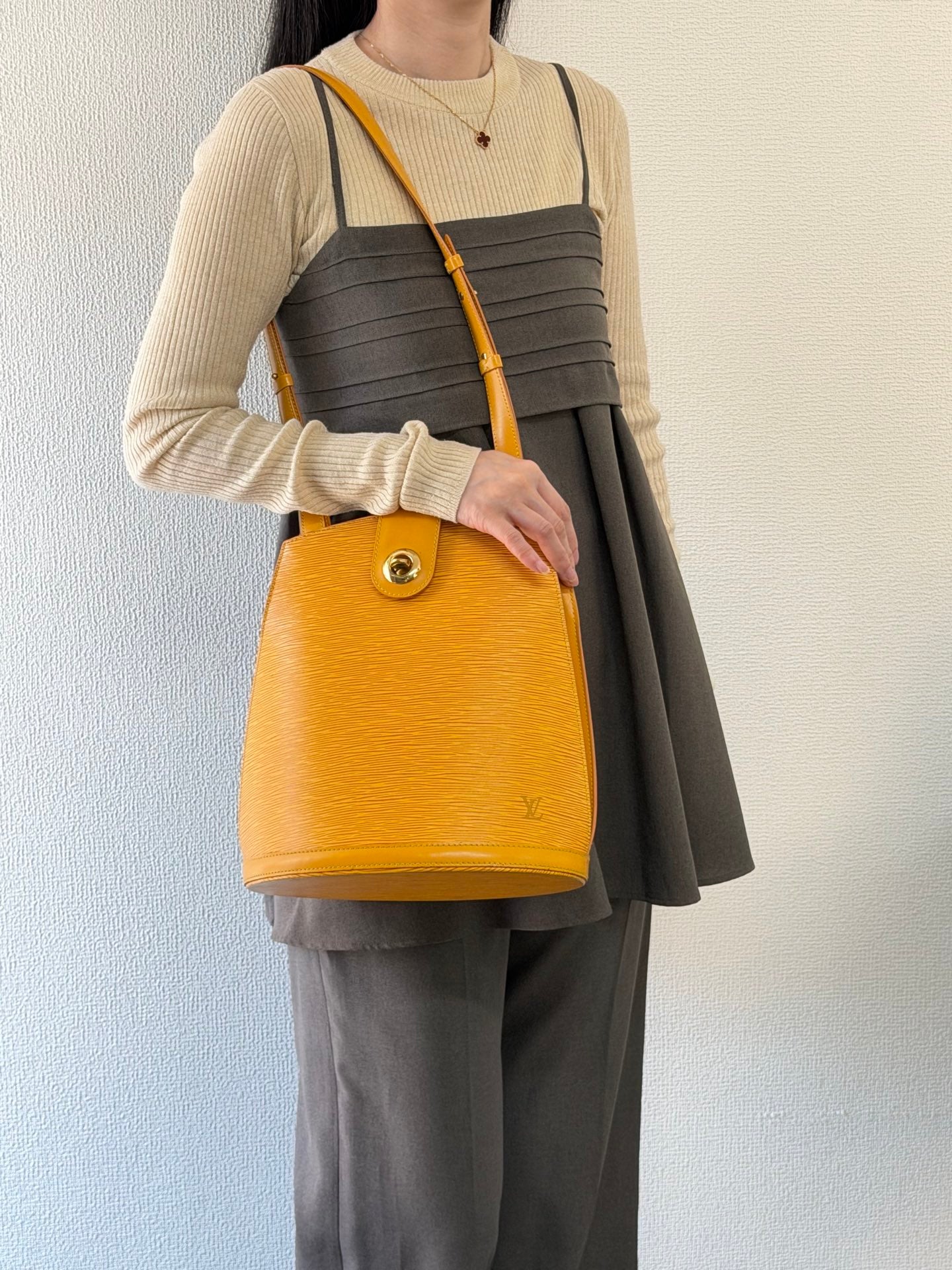 LOUIS VUITTON EPI Bucket Shoulder bag