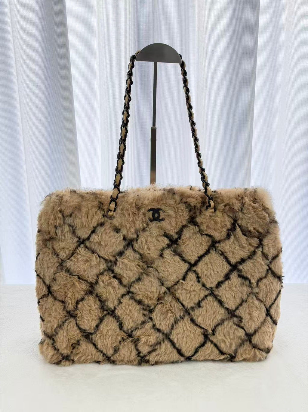 CHANEL Rabbit Fur Totebag