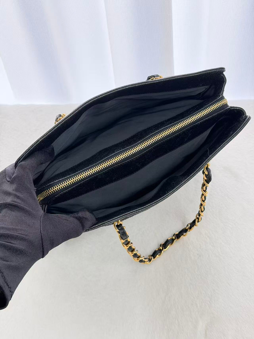 CHANEL Cavier Tote chainbag