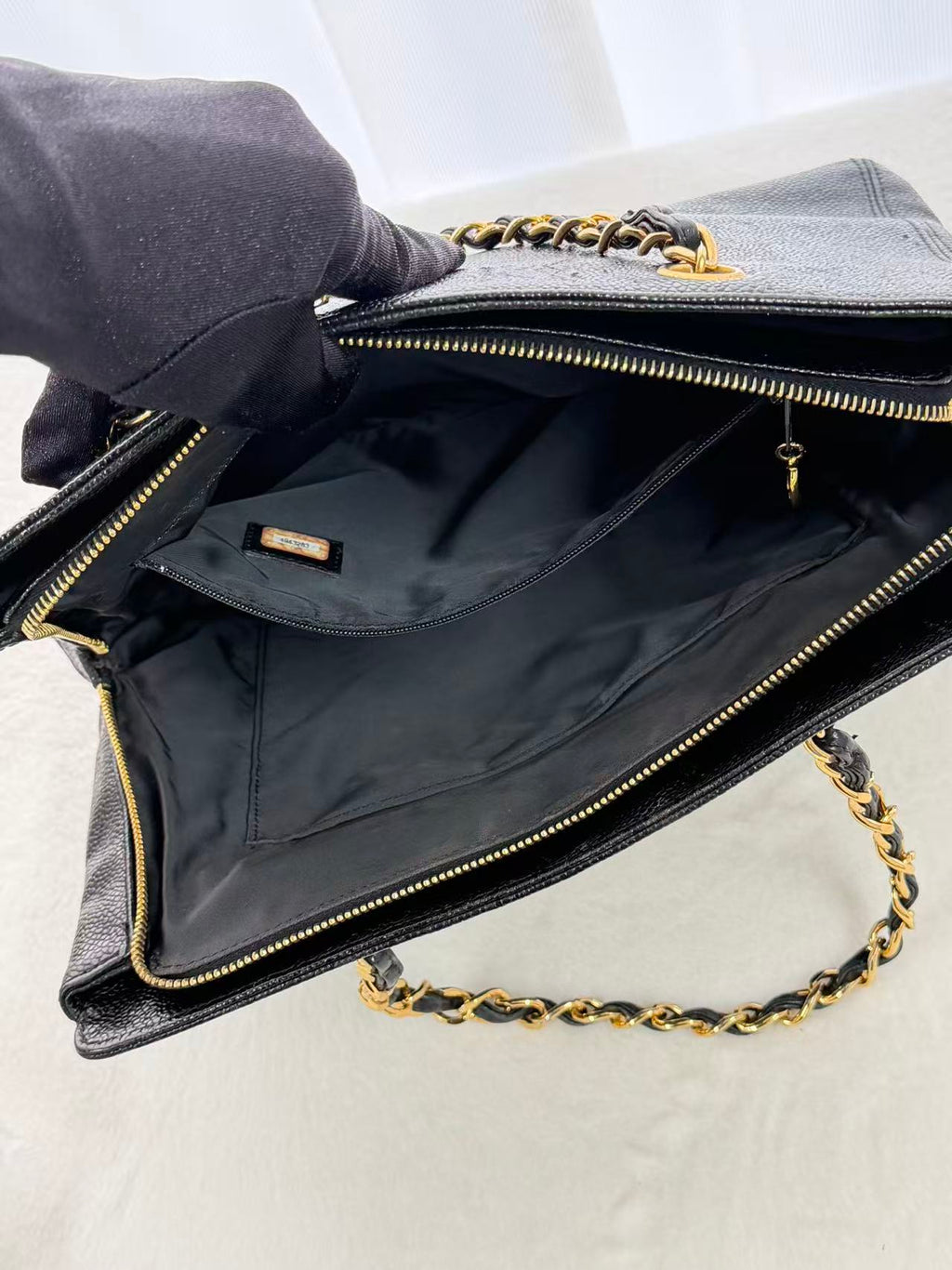 CHANEL Cavier Tote chainbag