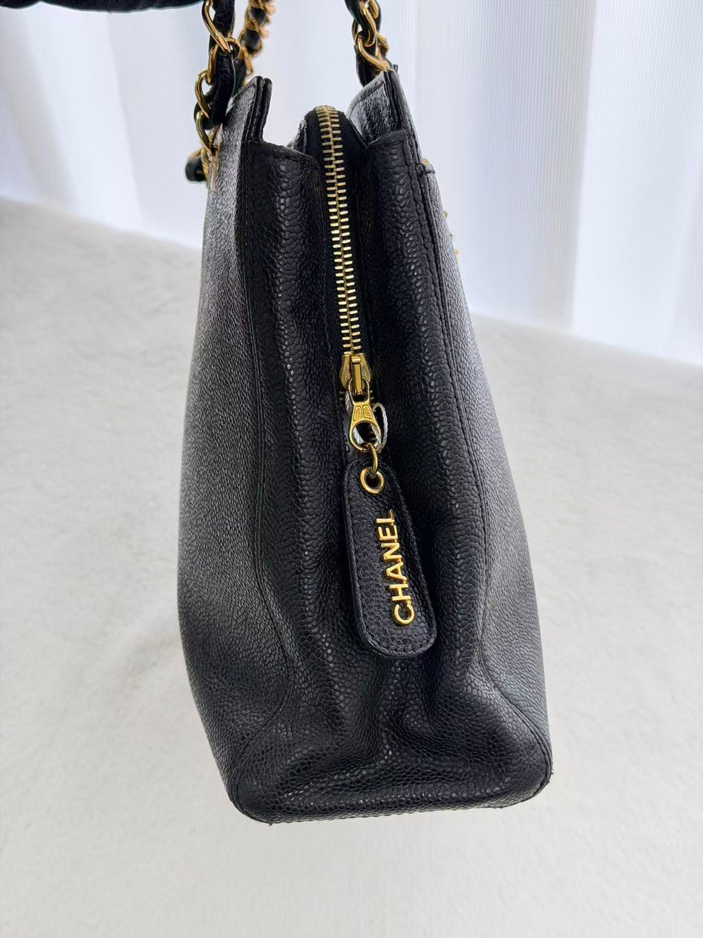 CHANEL Cavier Tote chainbag