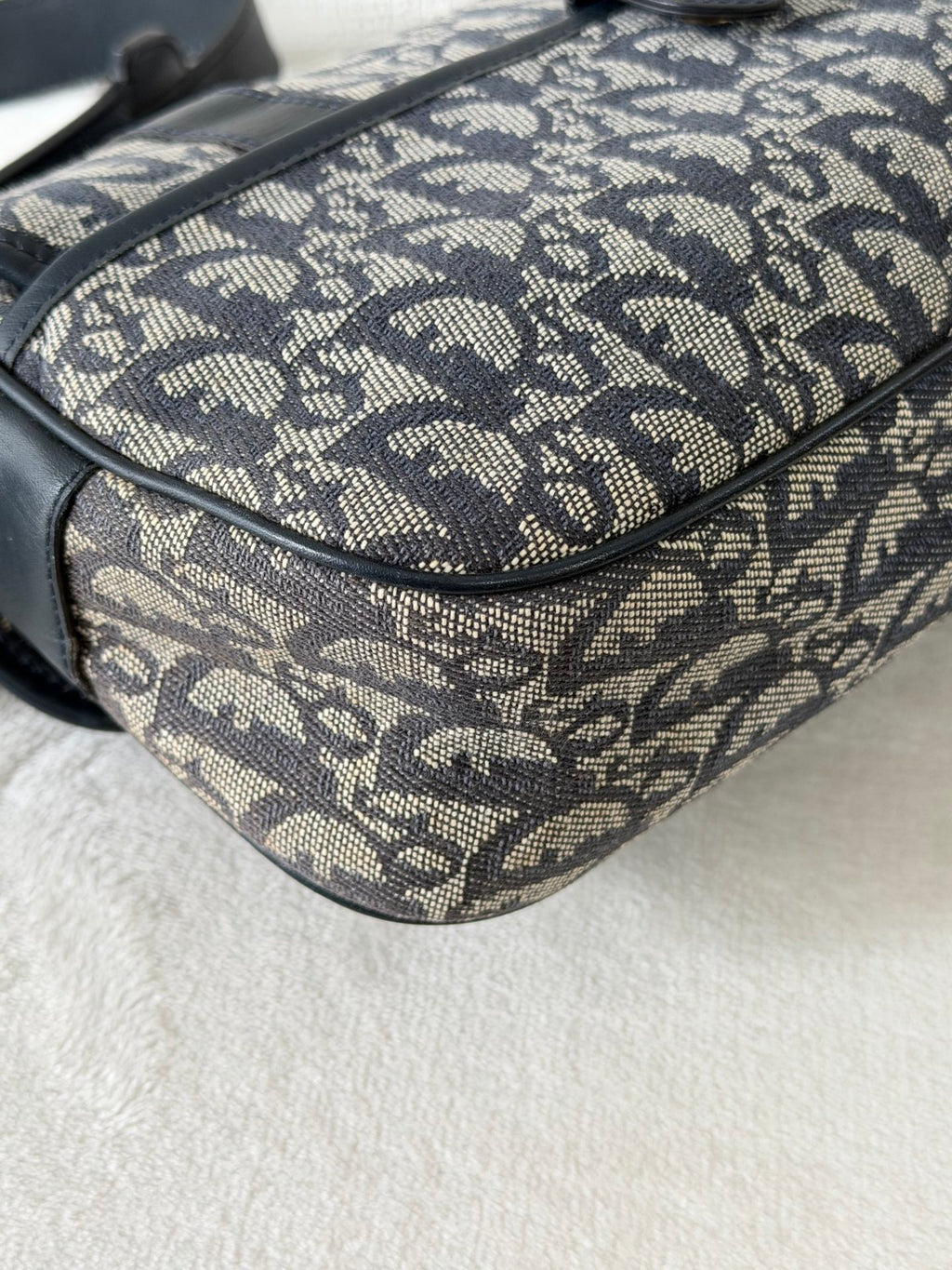 CHRISTIAN DIOR D'Oblique Messenger Shoulderbag