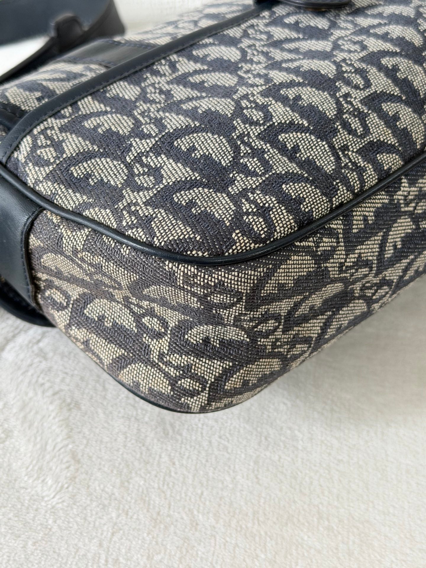 CHRISTIAN DIOR D'Oblique Messenger Shoulderbag
