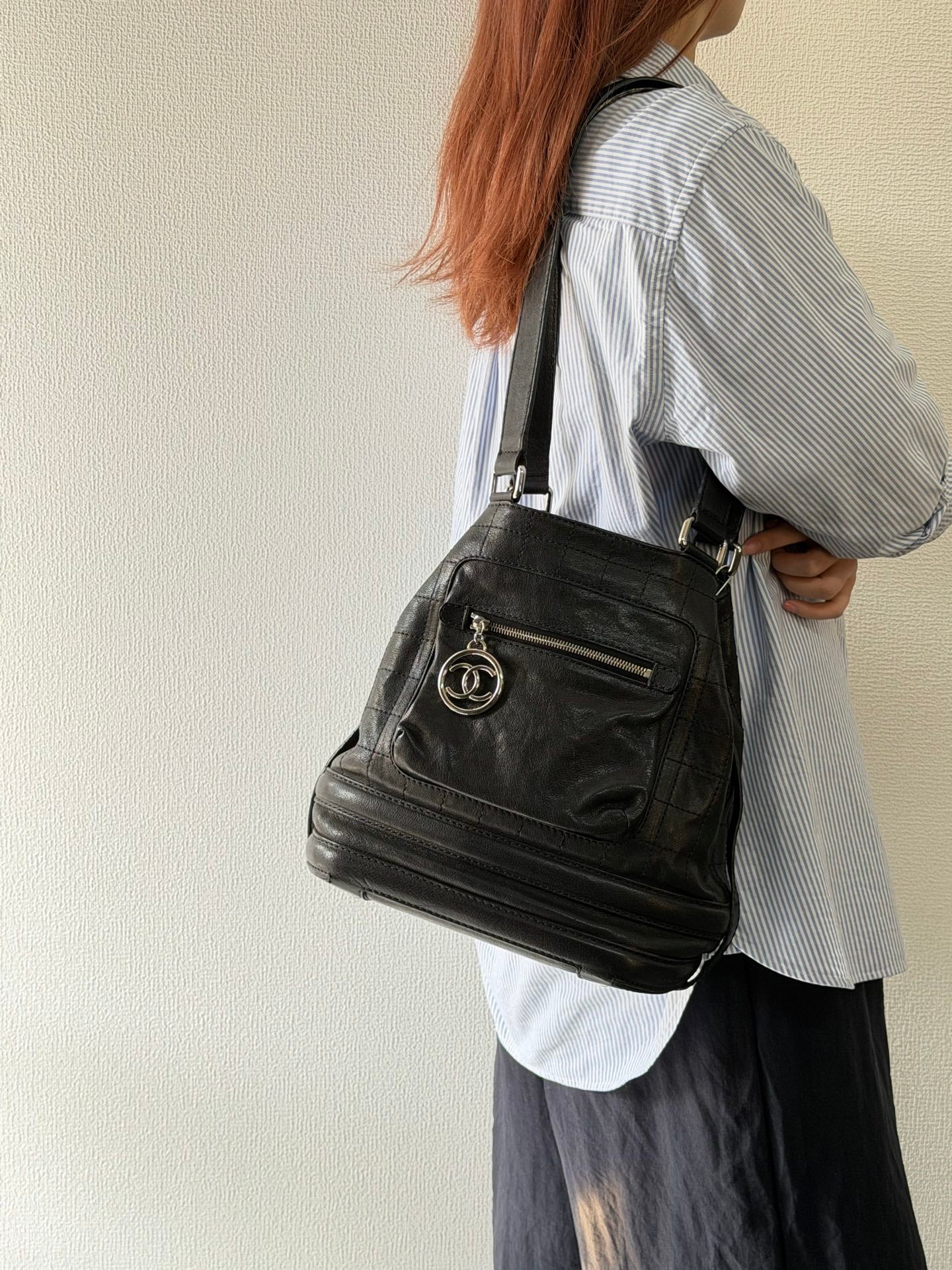 CHANEL Black-silver Totebag