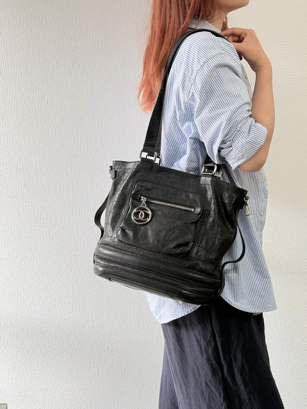 CHANEL Black-silver Totebag