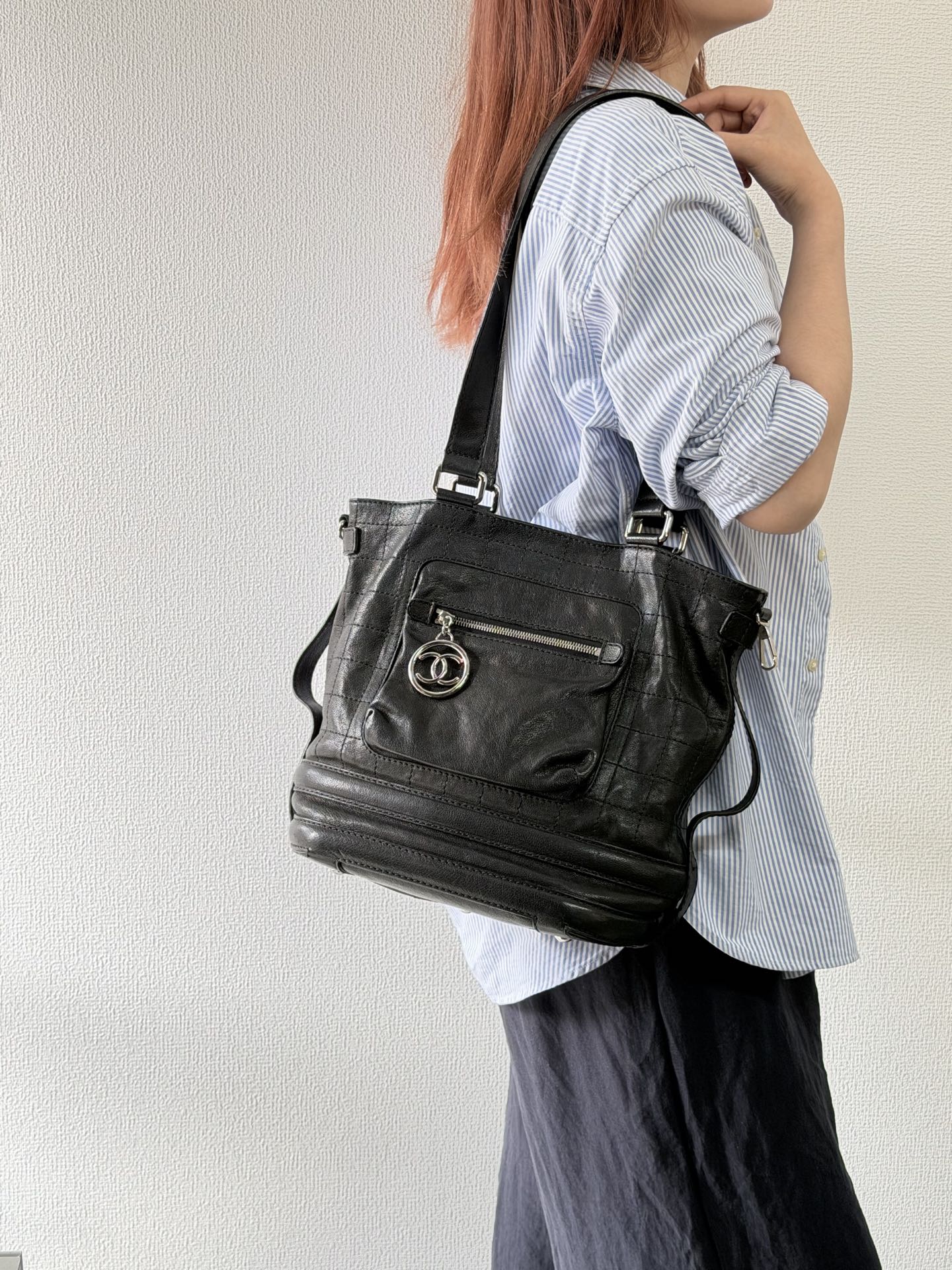CHANEL Black-silver Totebag