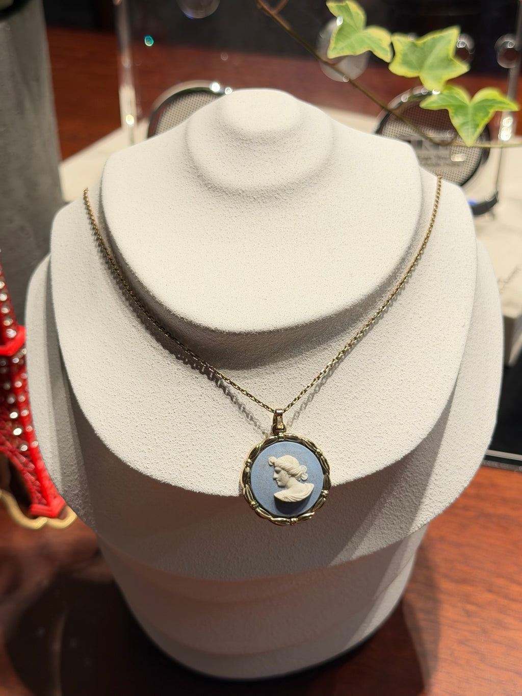 WEDGWOOD Ceramic Embossed Necklace