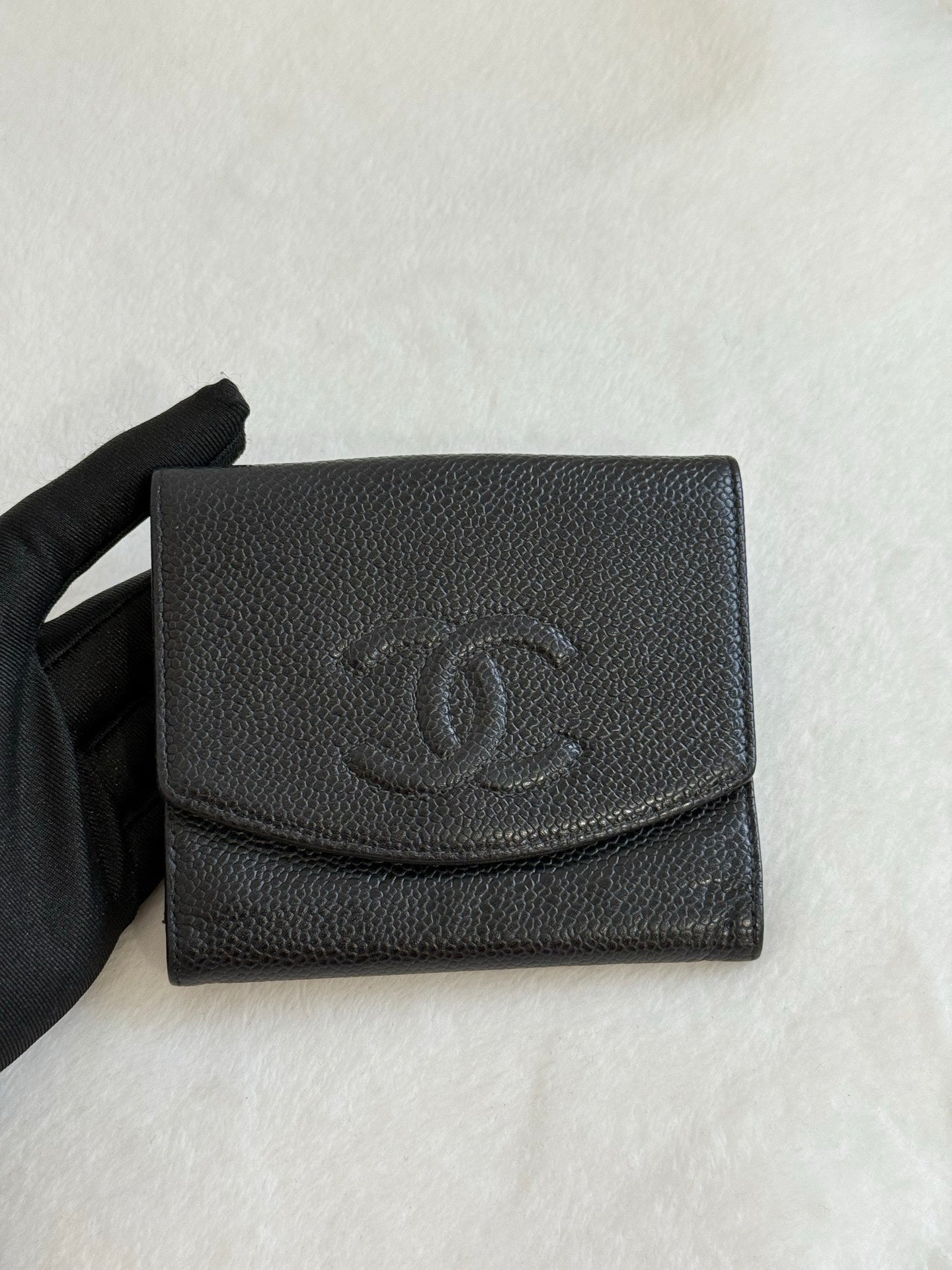 CHANEL Caviar Wallet