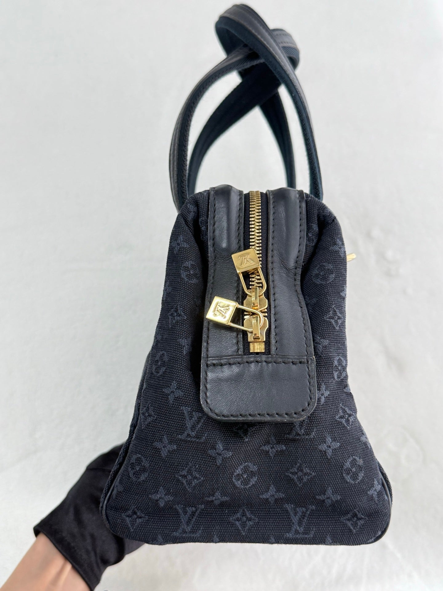 LOUIS VUITTON Minimonogram totebag Navy color 