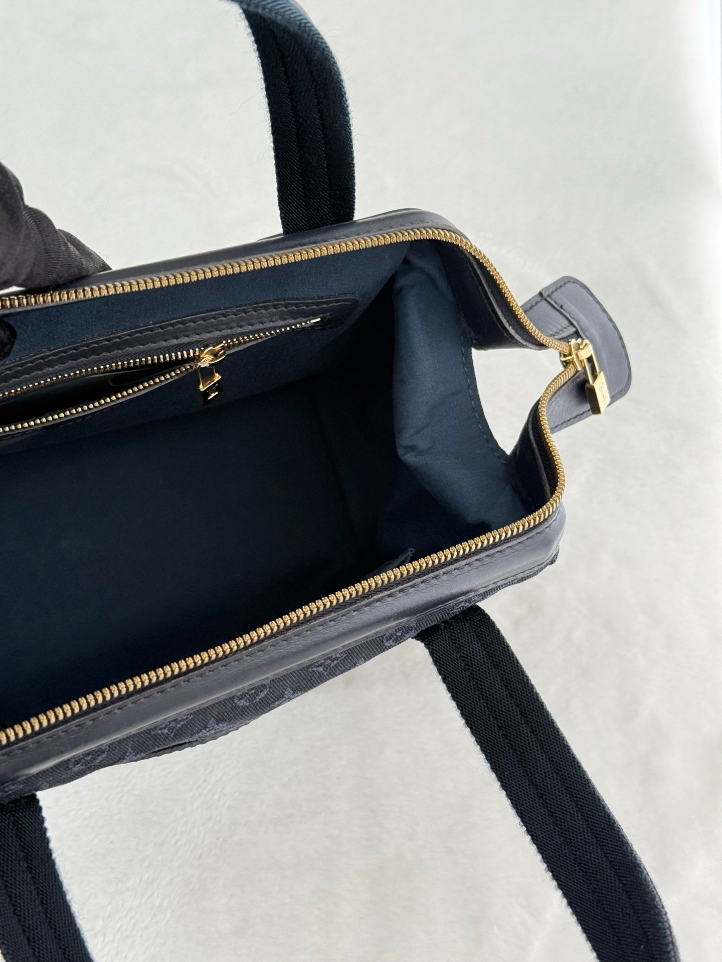 LOUIS VUITTON Minimonogram totebag Navy color 