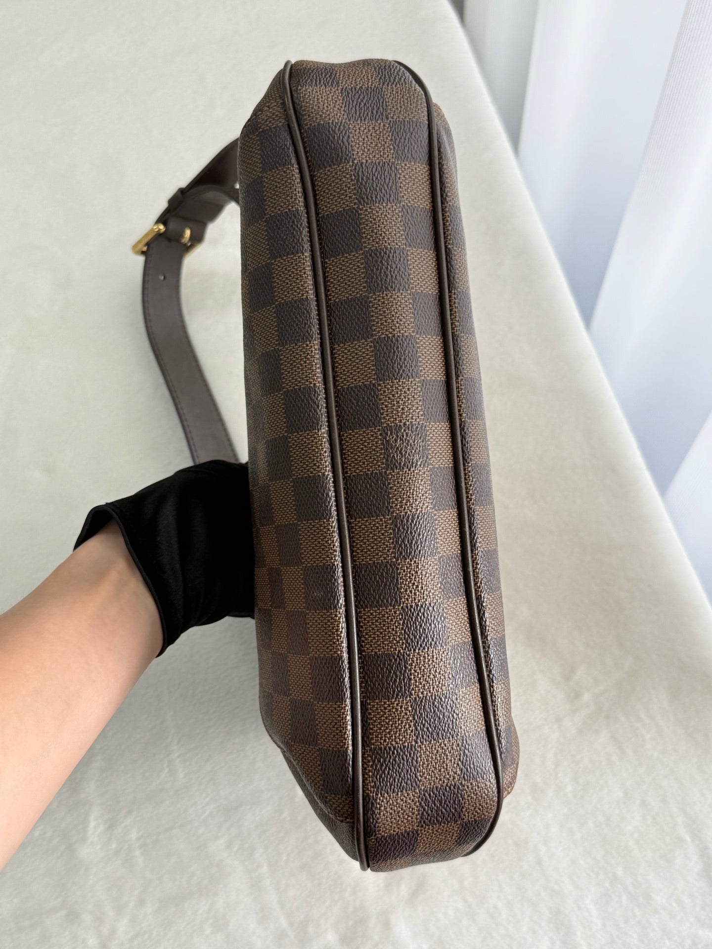 LOUIS VUITTON Damier Handbag