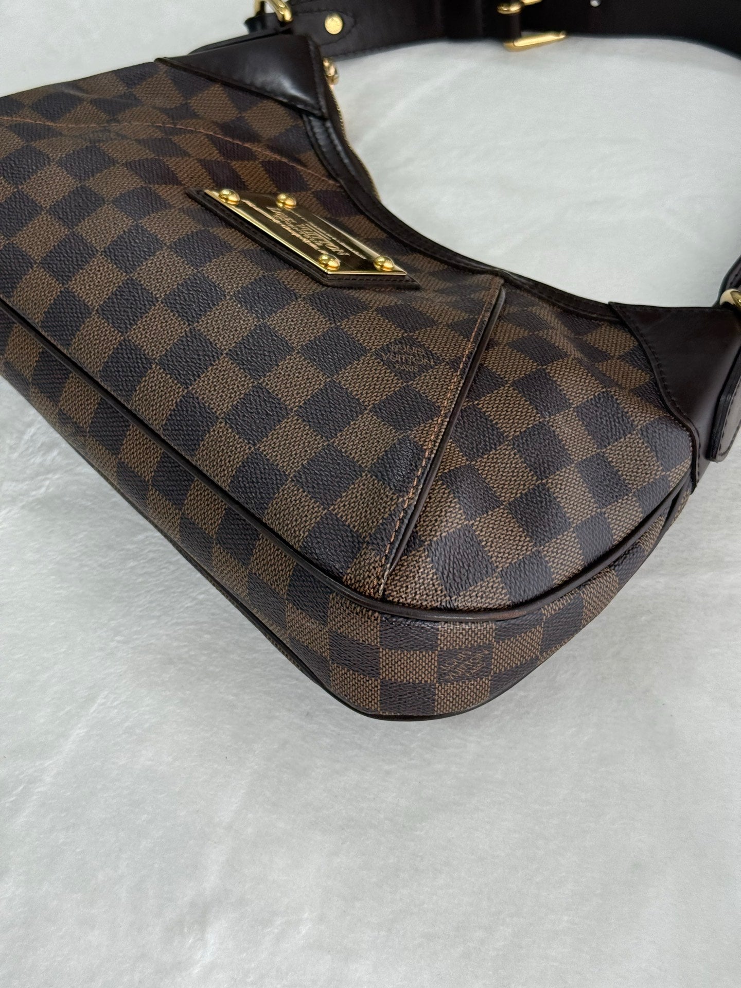 LOUIS VUITTON Damier Handbag