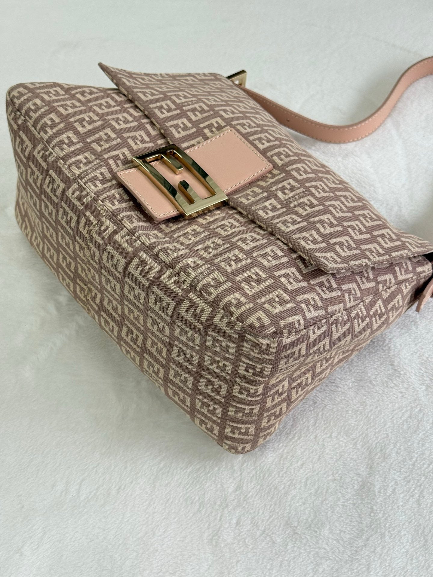 FENDI Baguette Bag