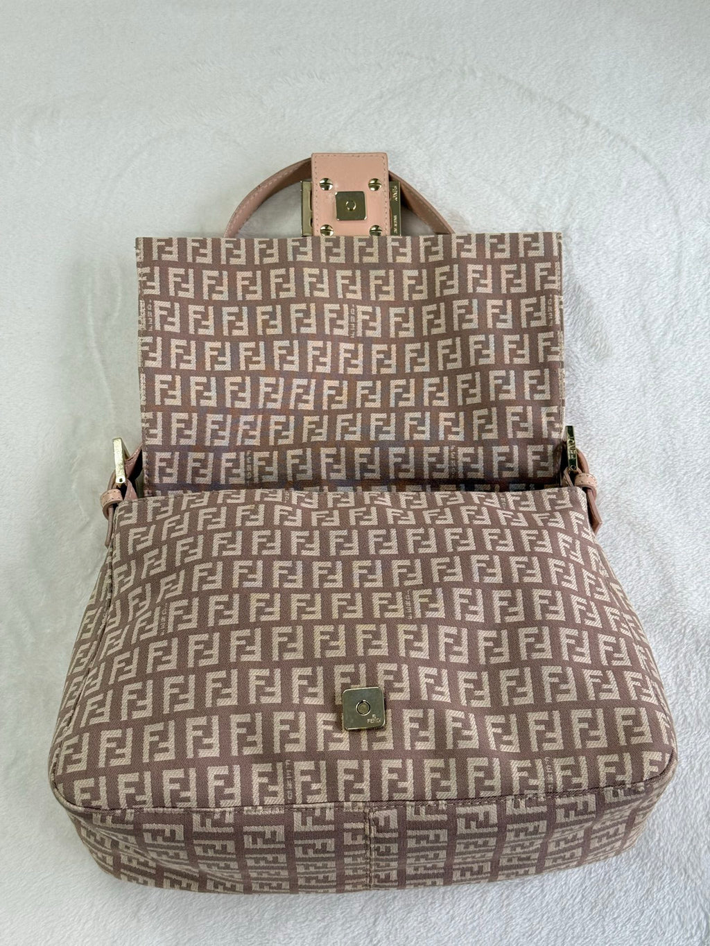 FENDI Baguette Bag