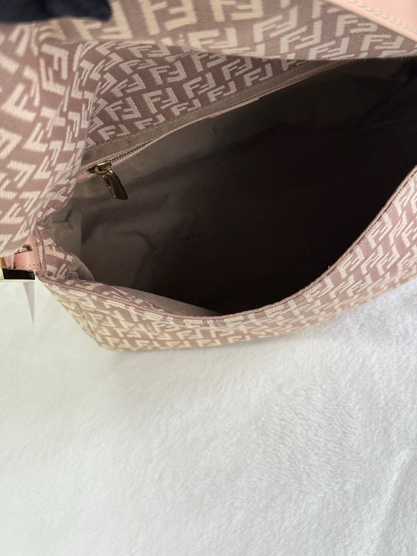 FENDI Baguette Bag