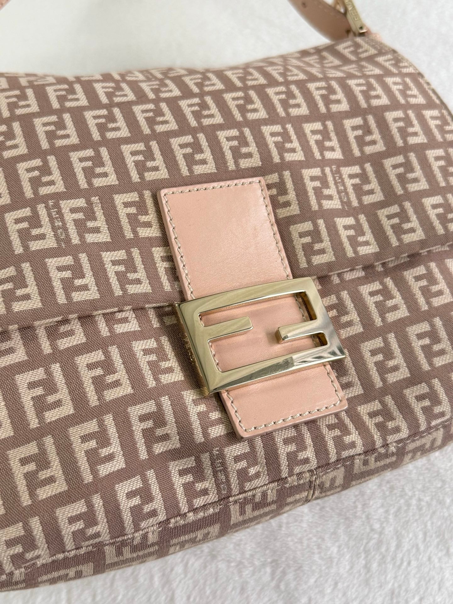FENDI Baguette Bag