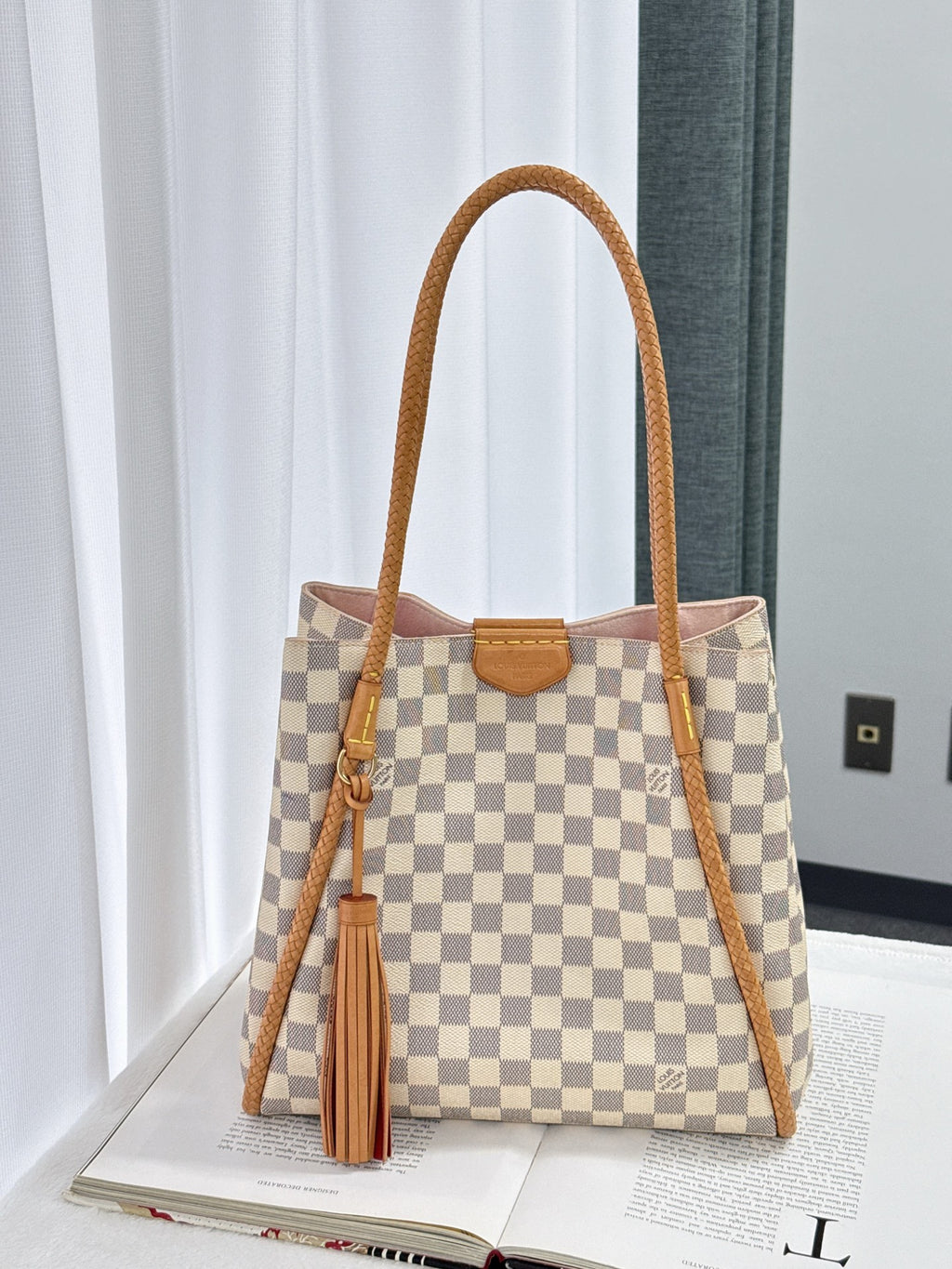 LOUIS VUITTON Damier Shoulder Bag