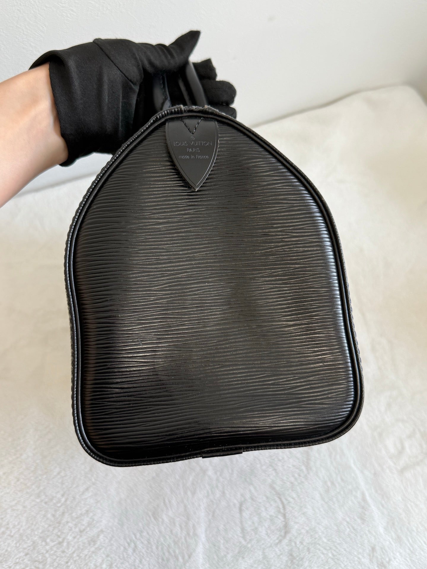 LOUIS VUITTON Epi Speedy 25