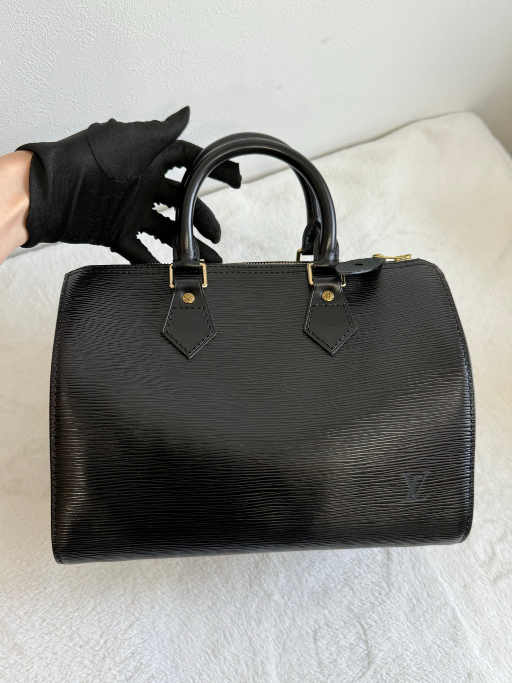 LOUIS VUITTON Epi Speedy 25