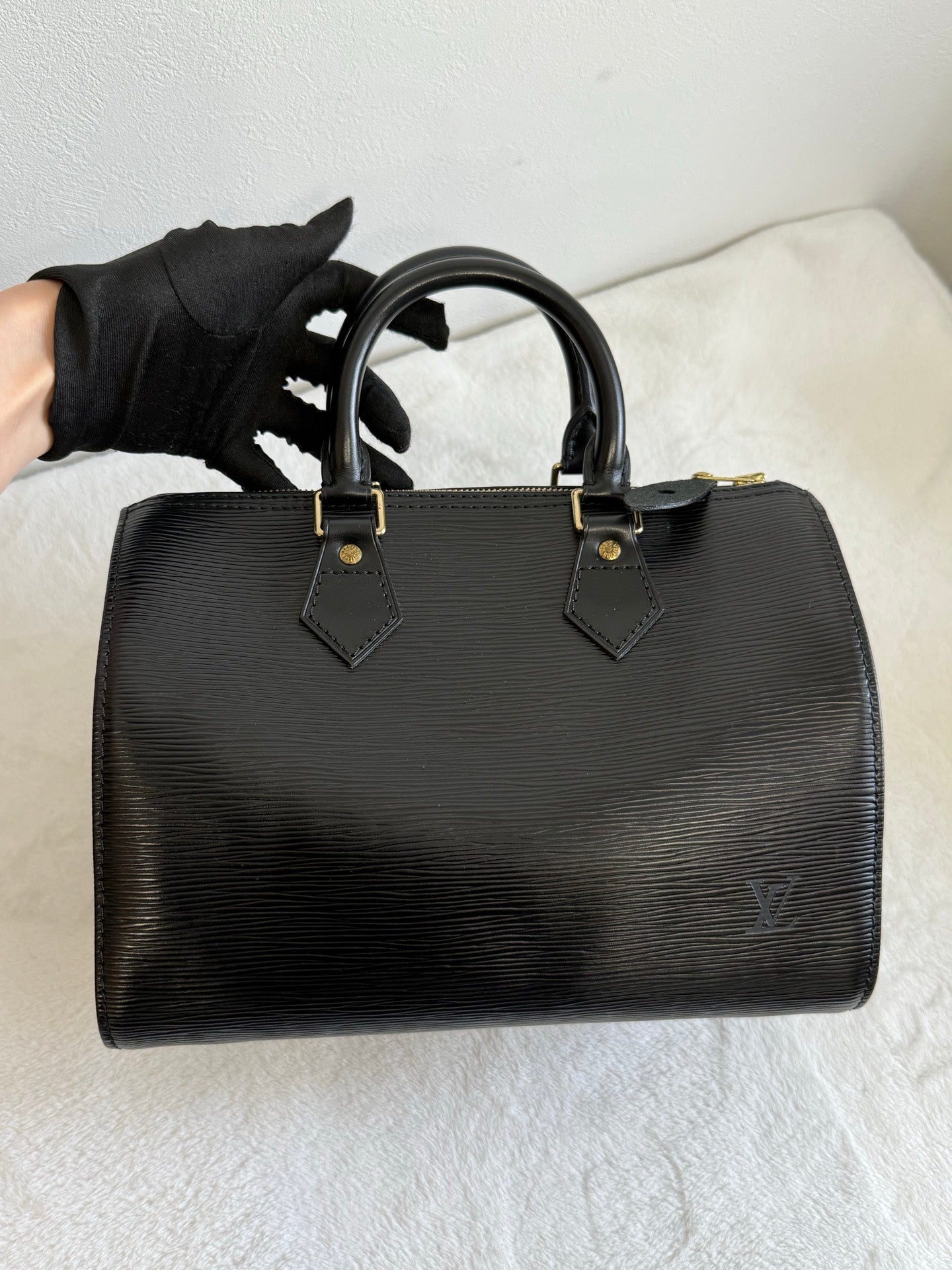 LOUIS VUITTON Epi Speedy 25