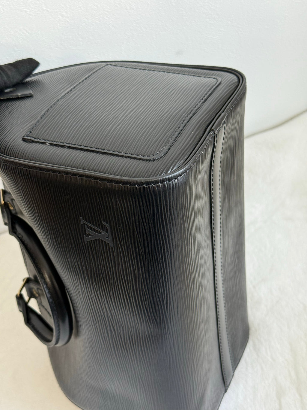 LOUIS VUITTON Epi Speedy 25