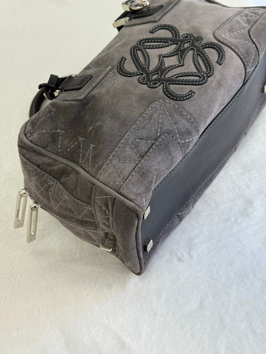 LOEWE Amazona handbag 28 Pre-loved