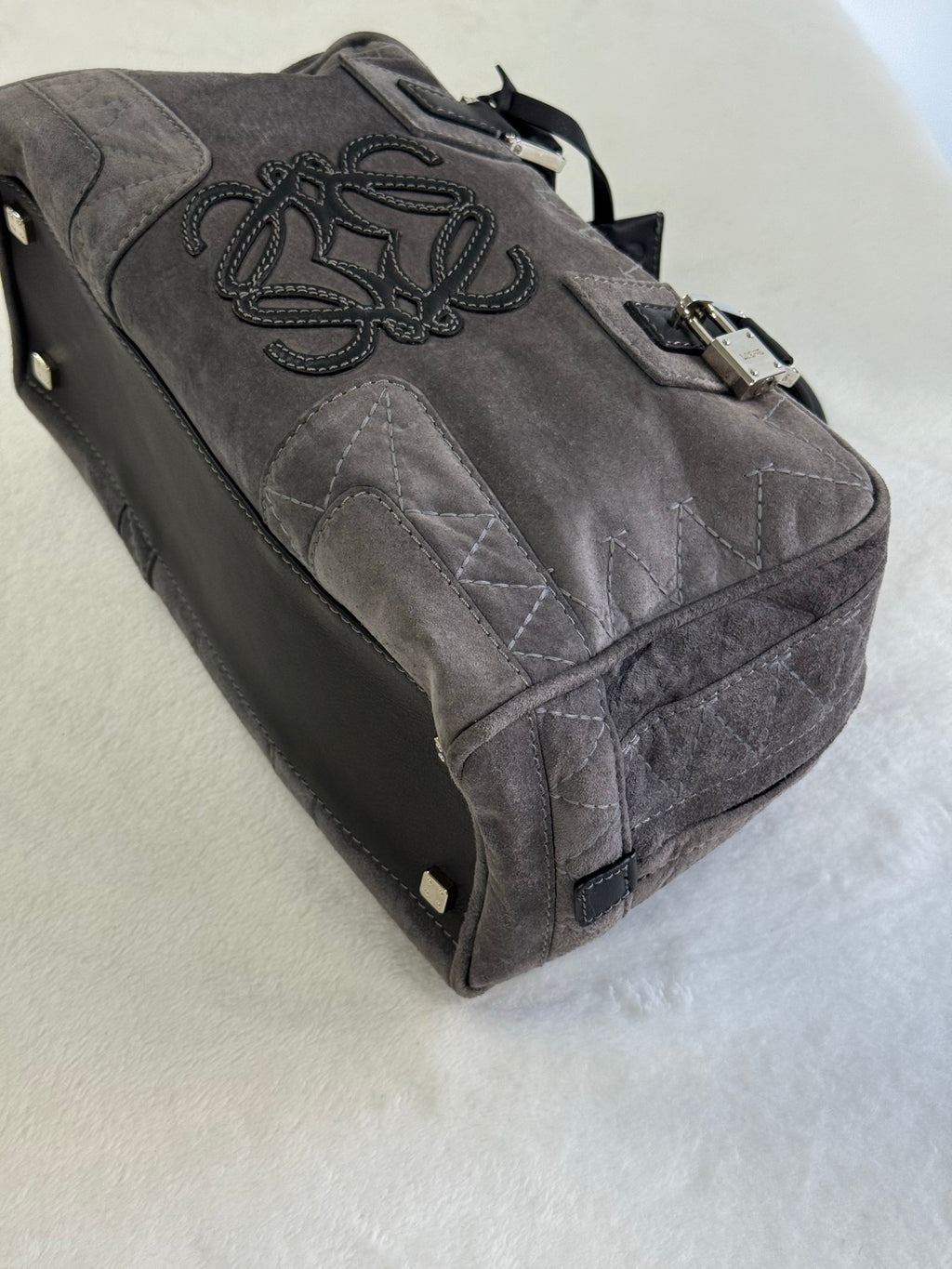 LOEWE Amazona handbag 28 Pre-loved