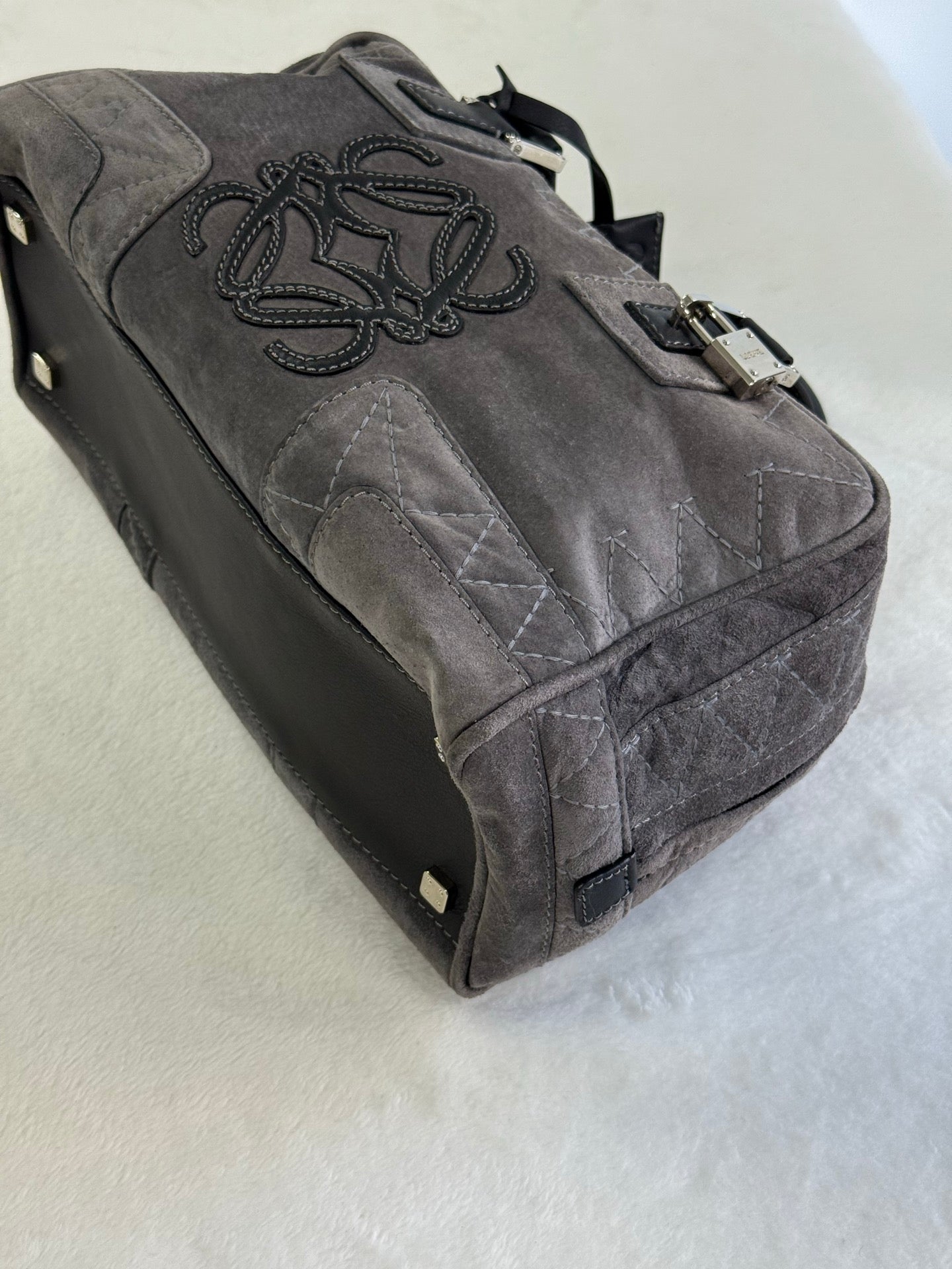 LOEWE Amazona handbag 28 Pre-loved