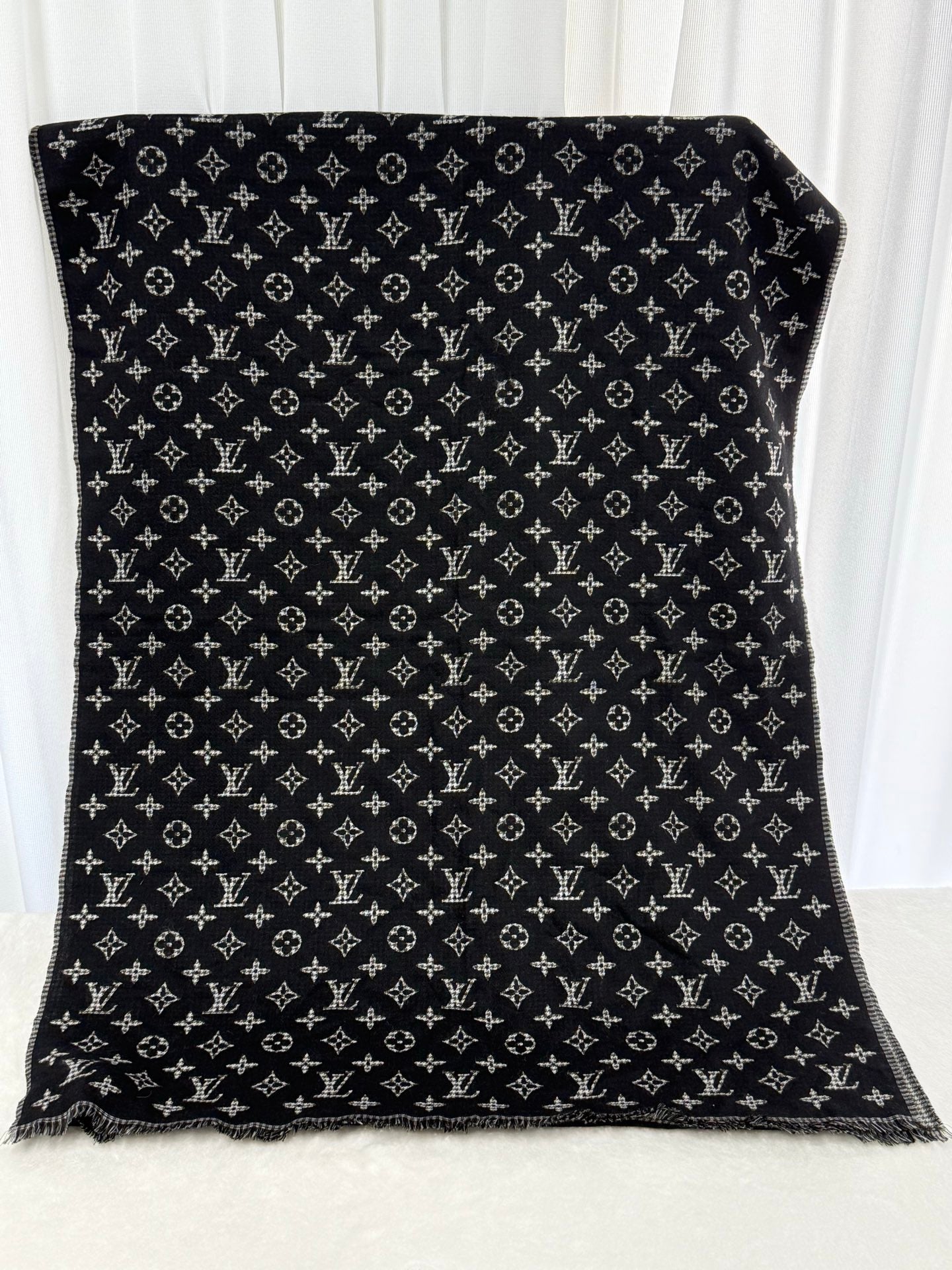 LOUIS VUITTON Monogram Scarf