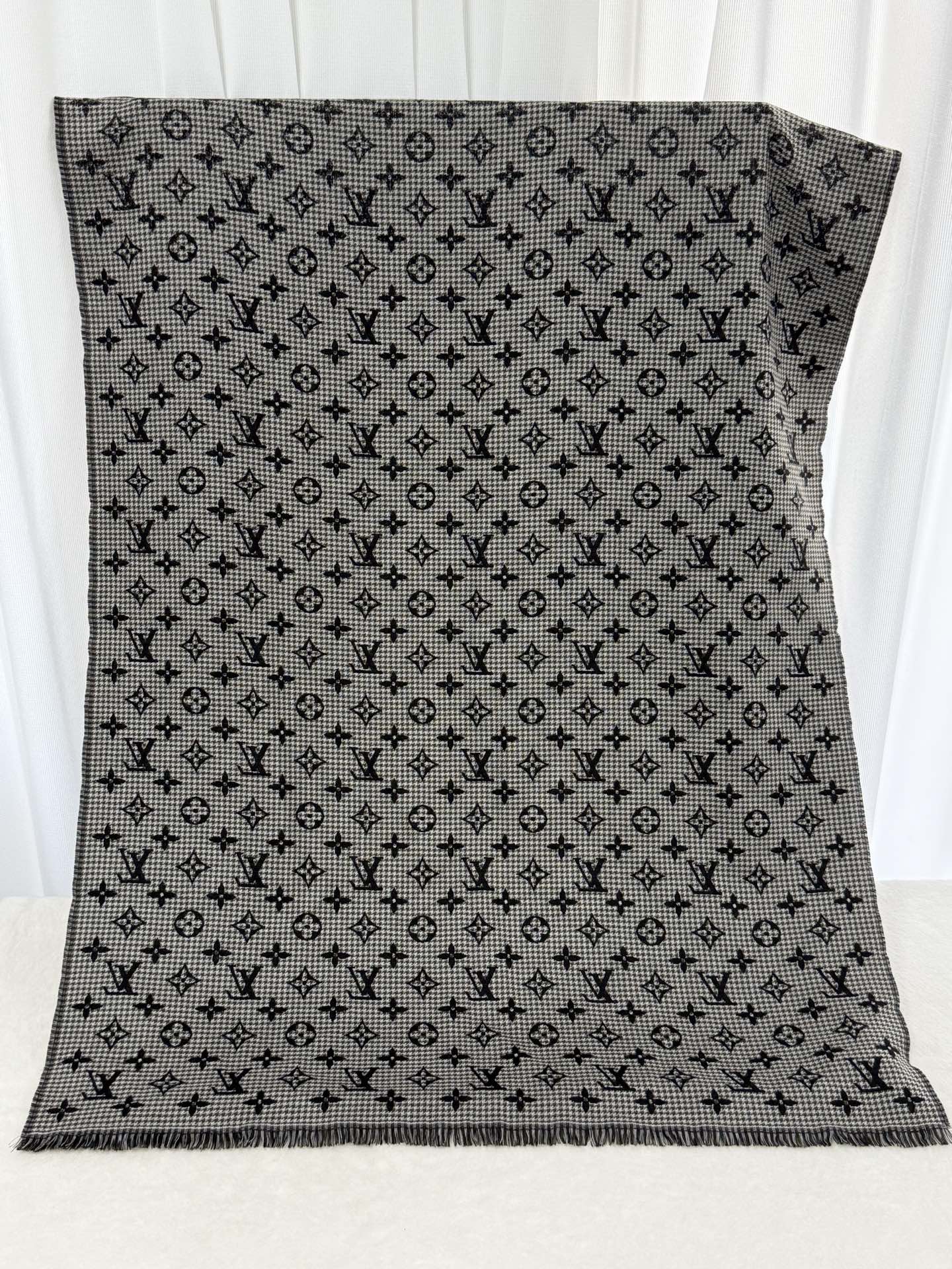 LOUIS VUITTON Monogram Scarf