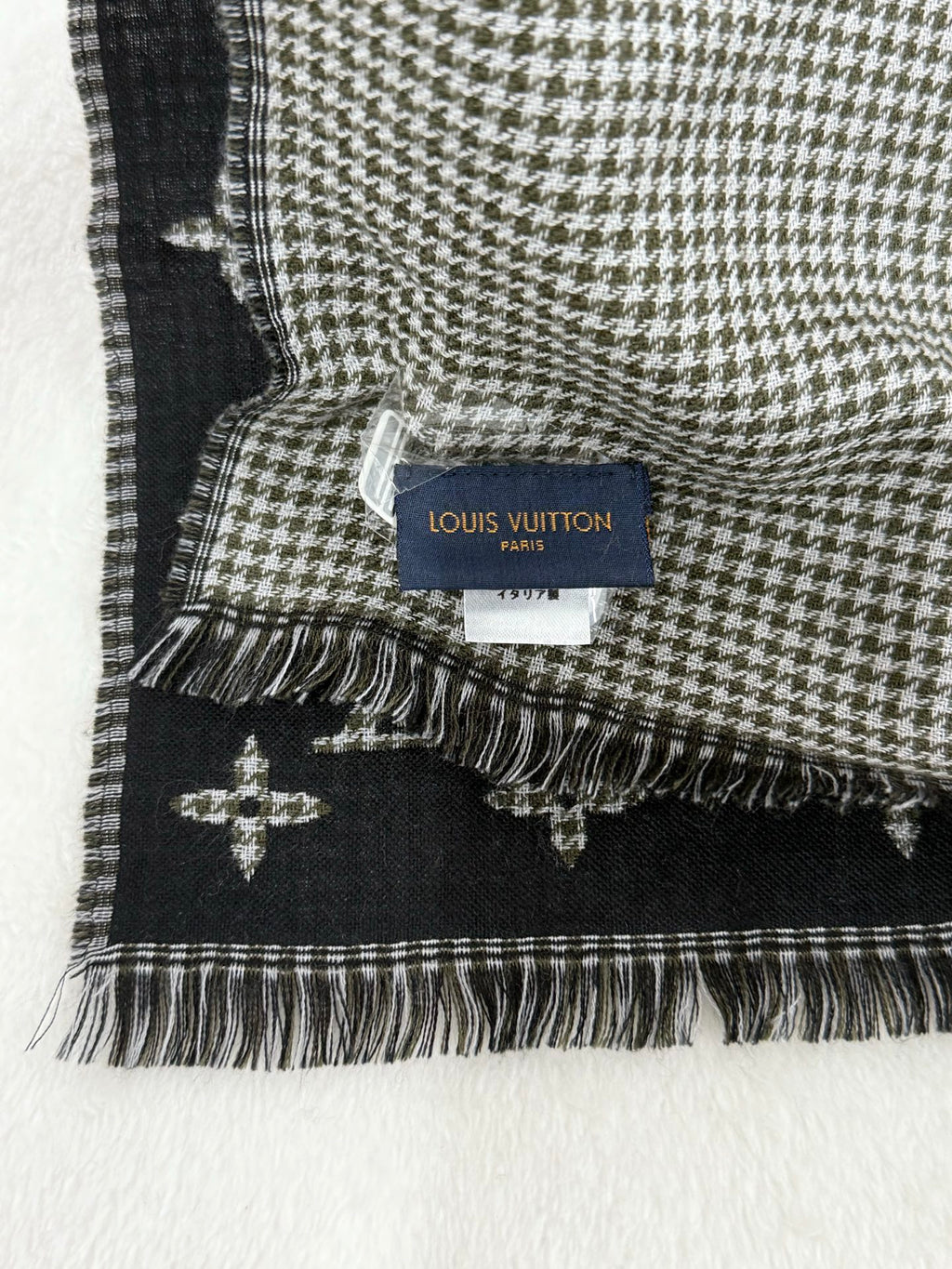 LOUIS VUITTON Monogram Scarf