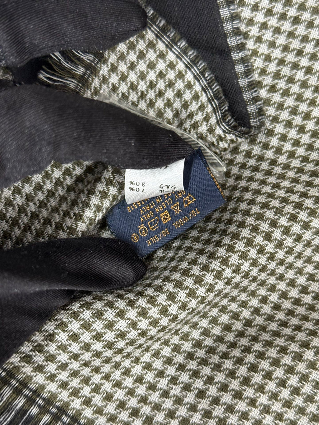 LOUIS VUITTON Monogram Scarf