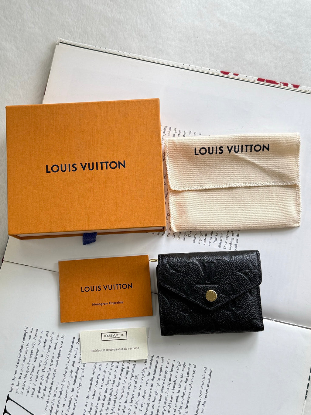 LOUIS VUITTON Zoe Trifold Wallet