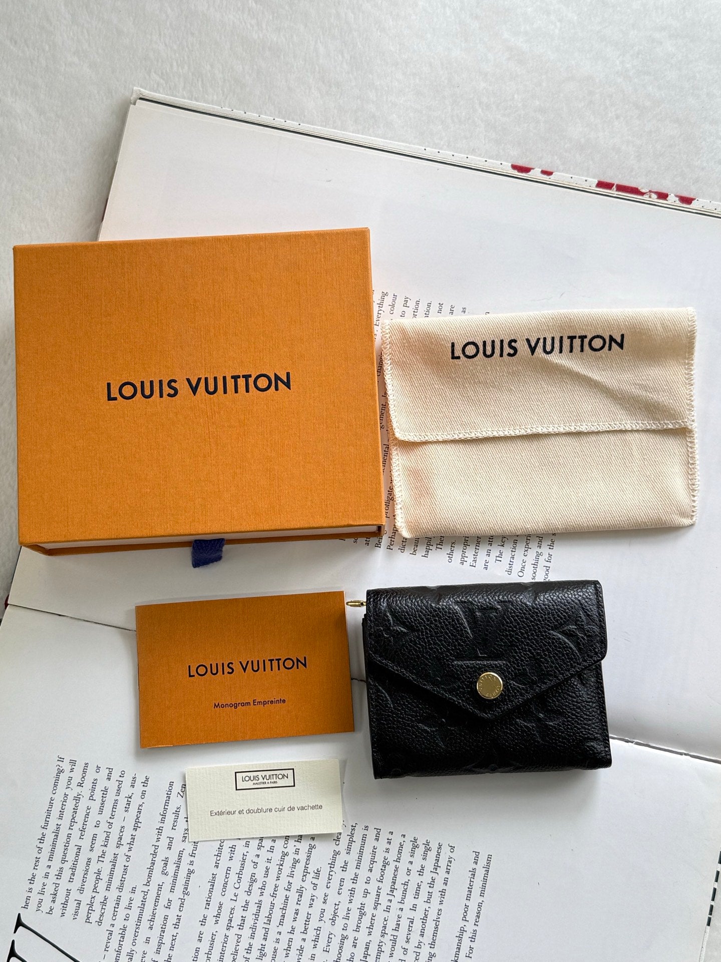 LOUIS VUITTON Zoe Trifold Wallet