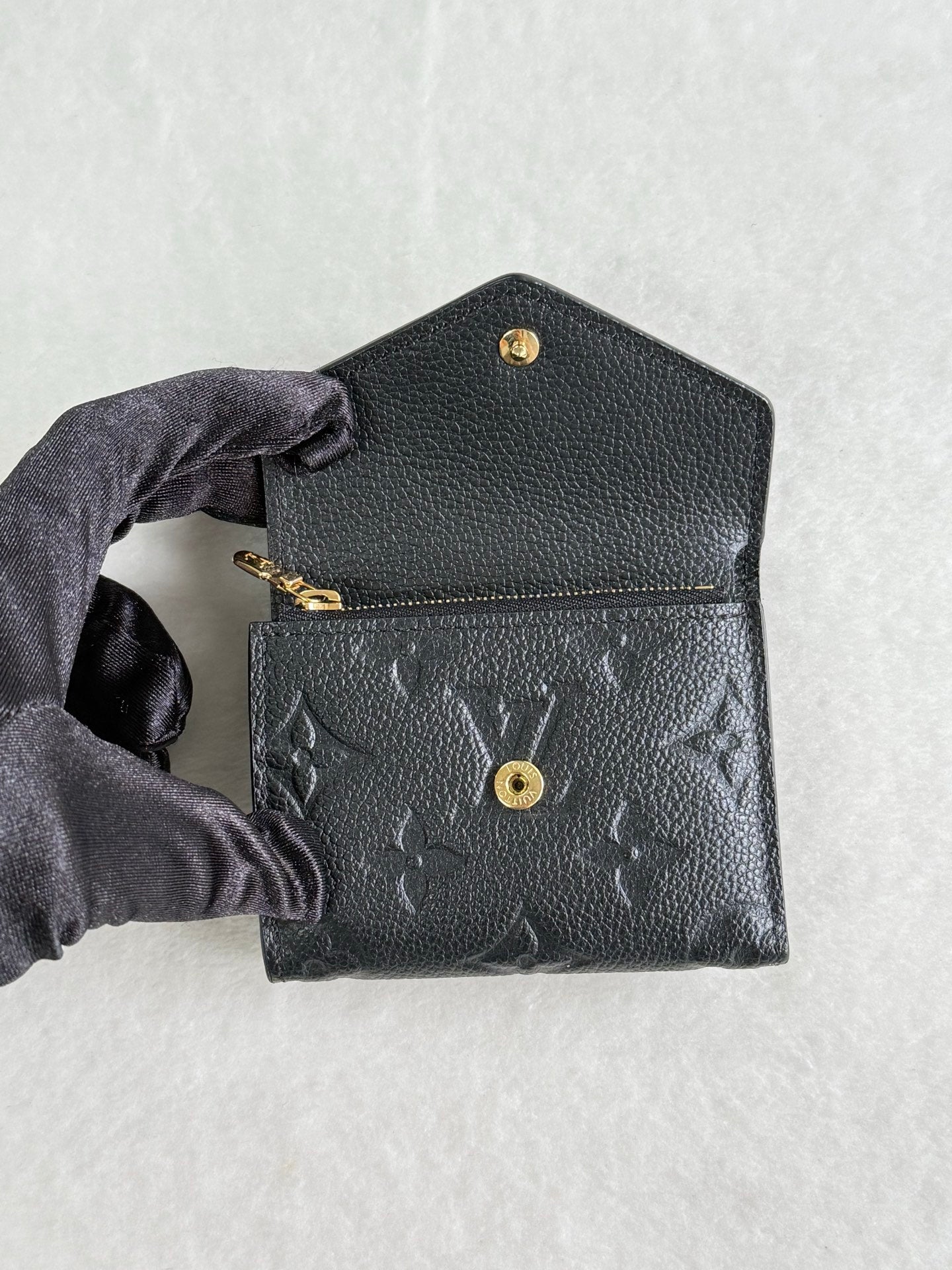 LOUIS VUITTON Zoe Trifold Wallet
