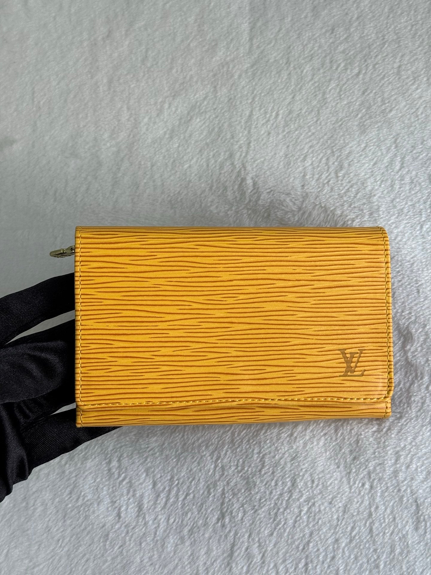 LOUIS VUITTON Epi Wallet