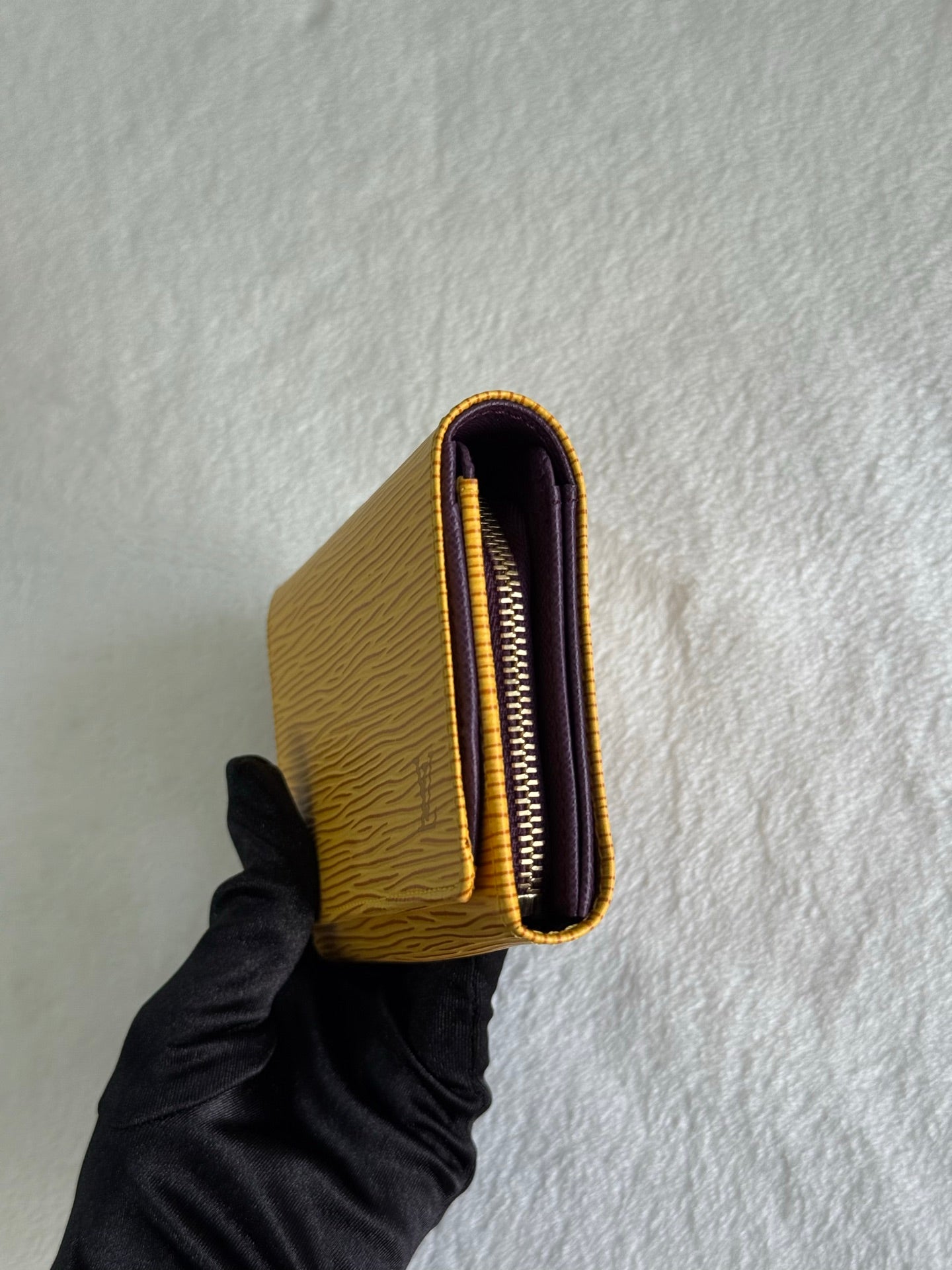 LOUIS VUITTON Epi Wallet