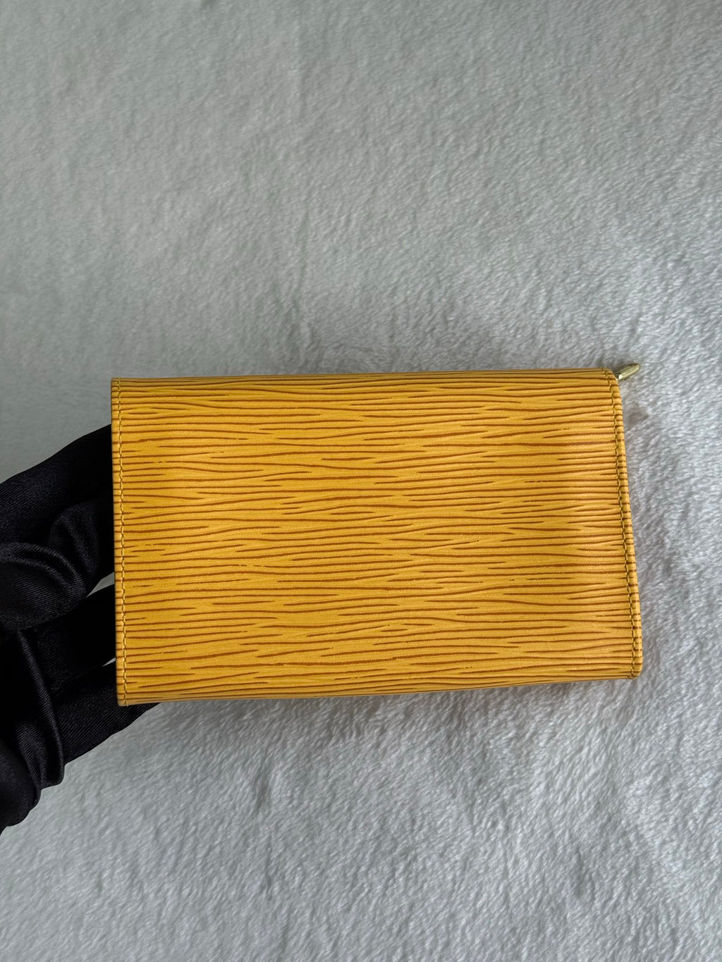 LOUIS VUITTON Epi Wallet