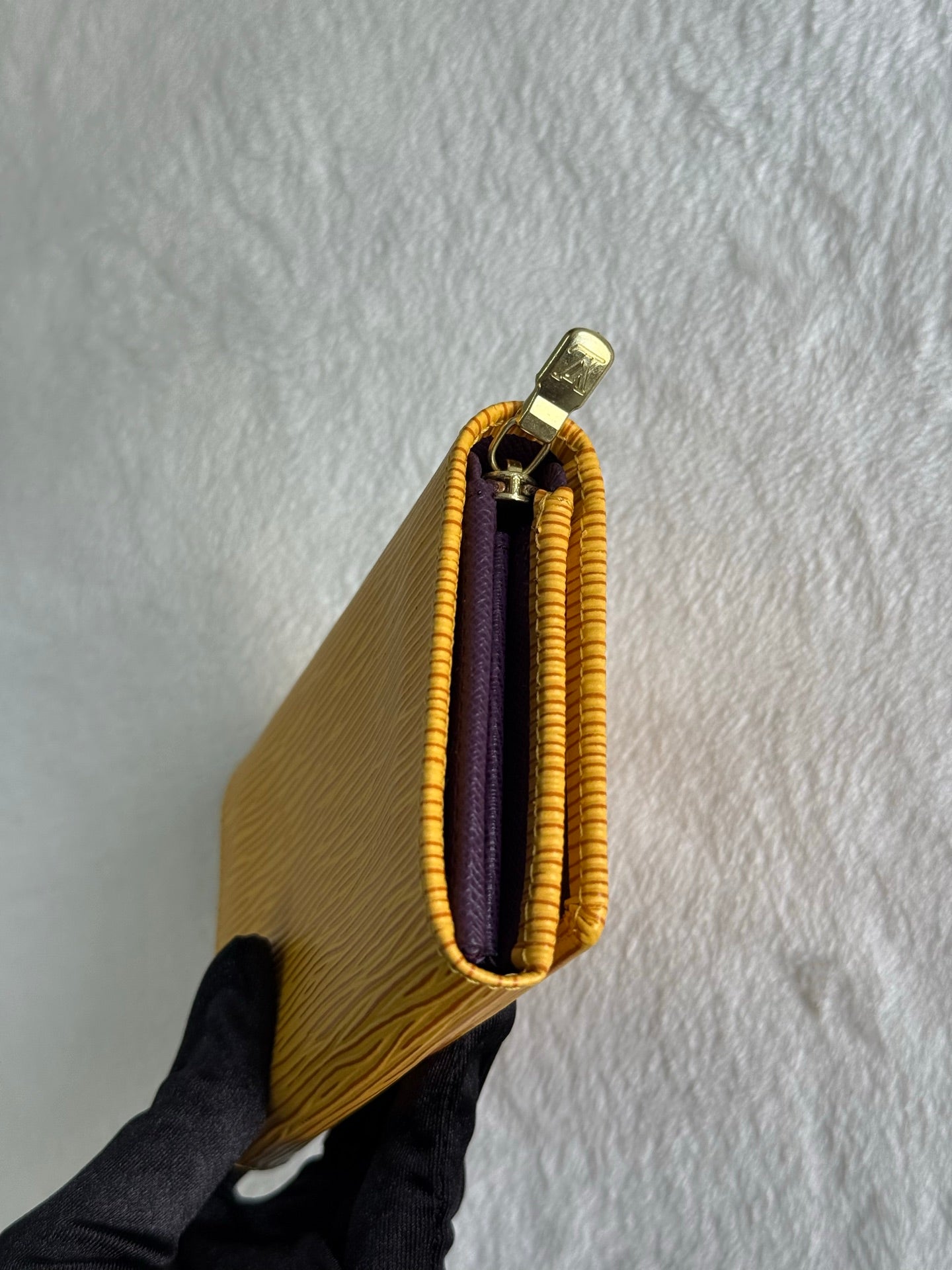 LOUIS VUITTON Epi Wallet