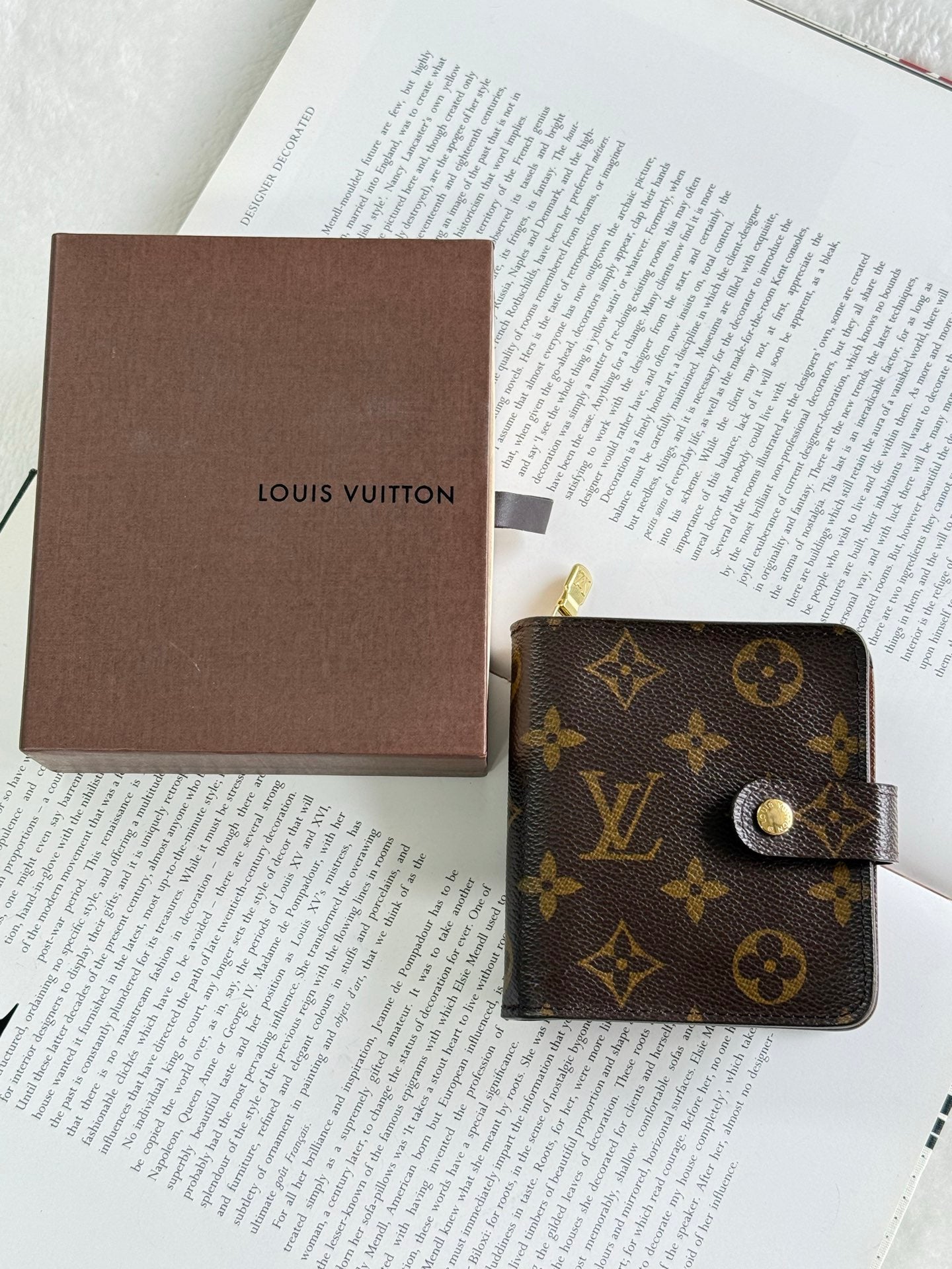 LOUIS VUITTON Monogram wallet