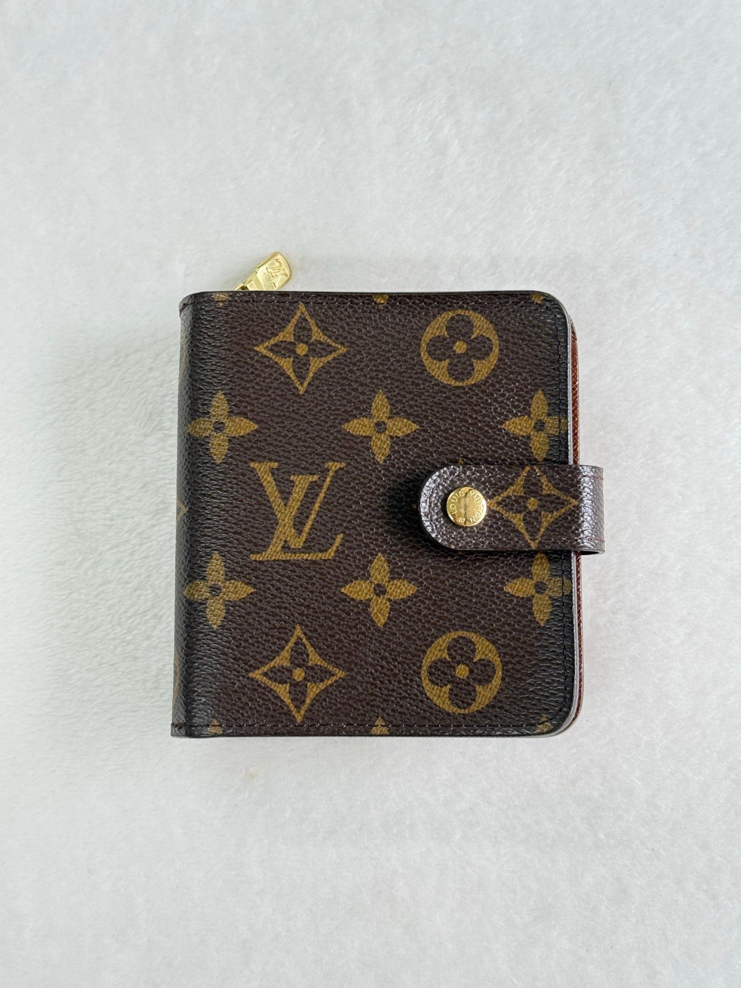 LOUIS VUITTON Monogram wallet