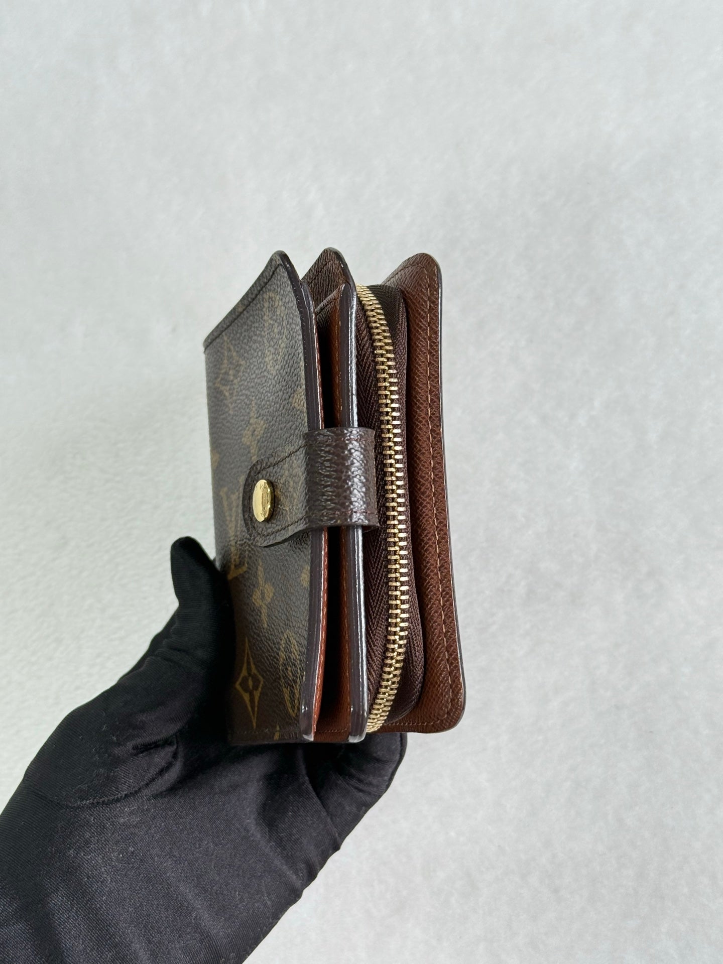 LOUIS VUITTON Monogram wallet