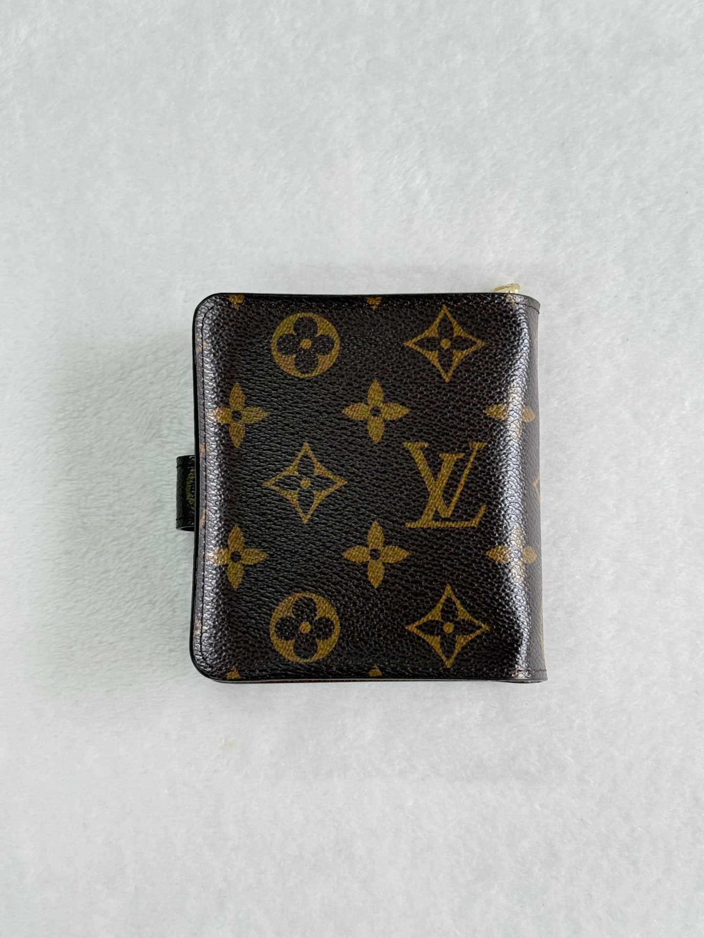 LOUIS VUITTON Monogram wallet