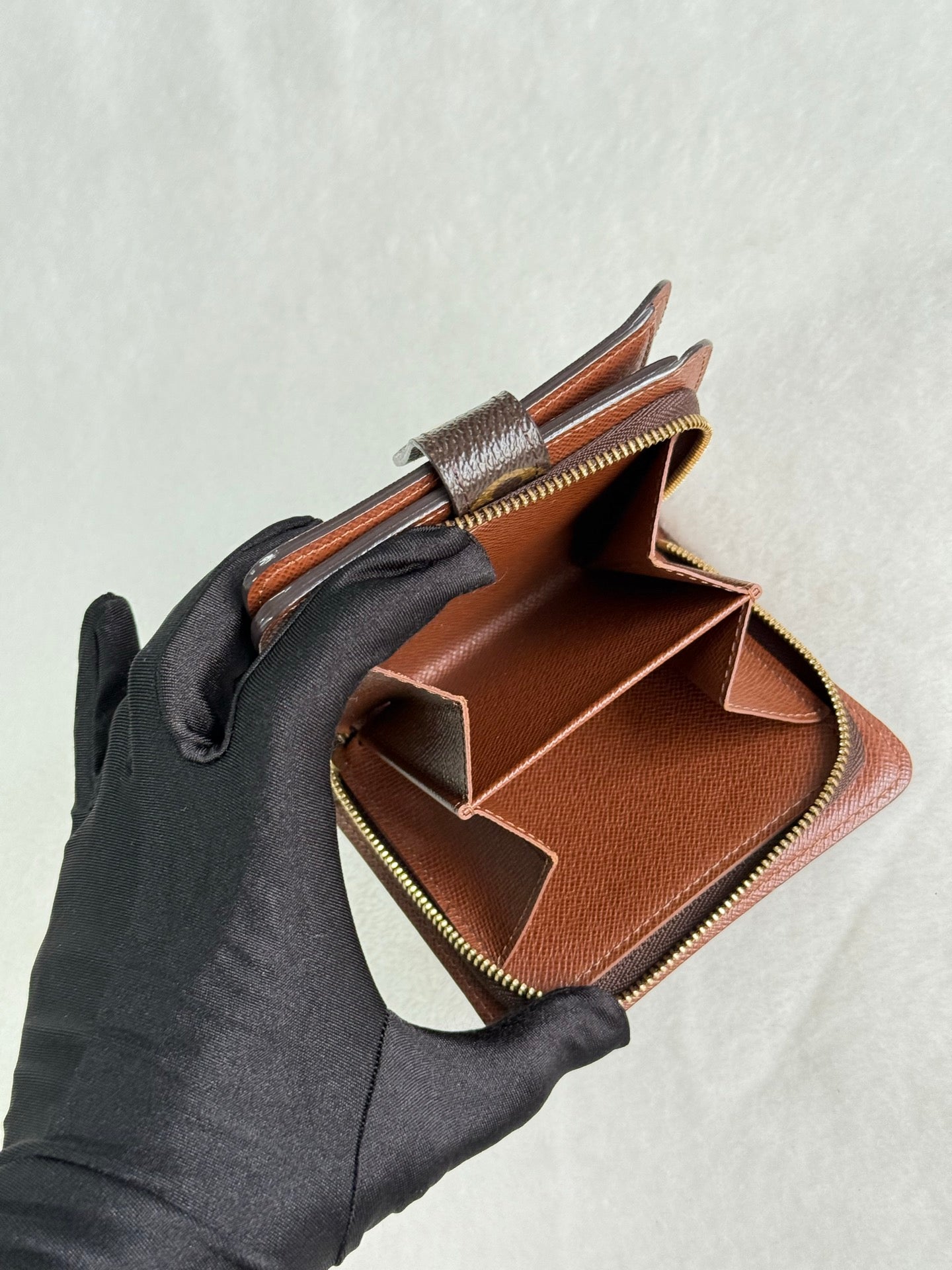 LOUIS VUITTON Monogram wallet