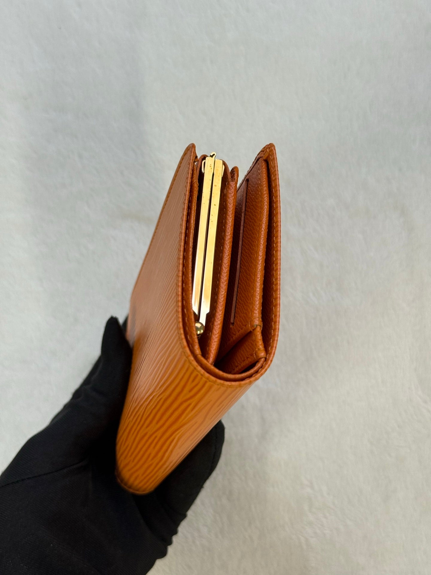 LOUIS VUITTON Epi Wallet