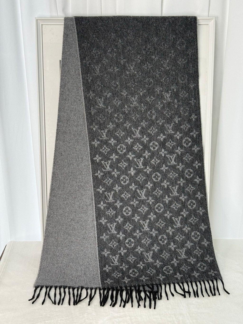 LOUIS VUITTON Monogram Scarf