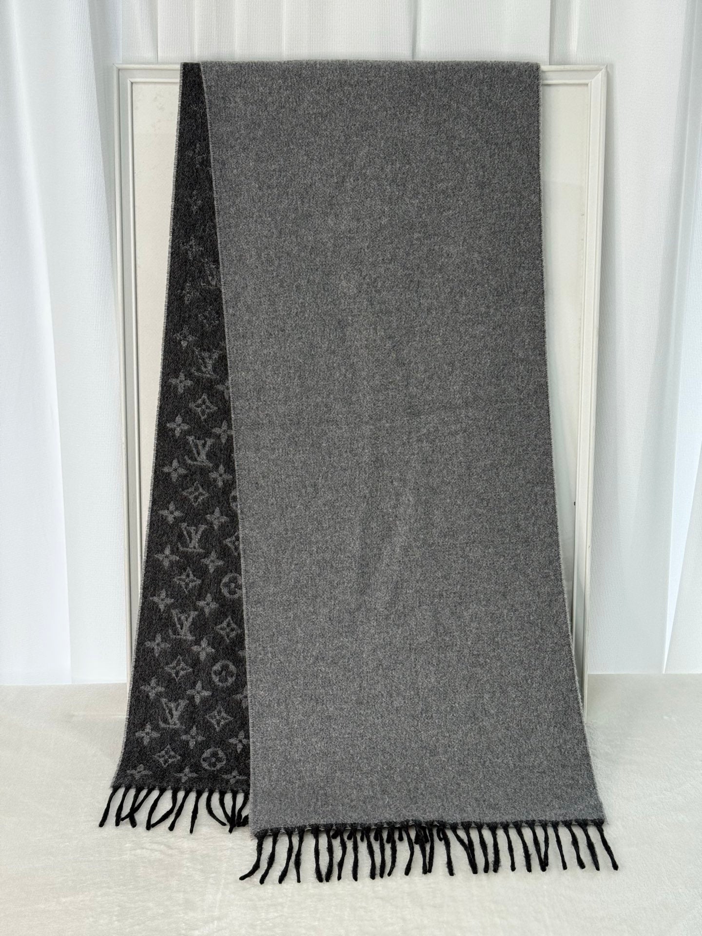 LOUIS VUITTON Monogram Scarf
