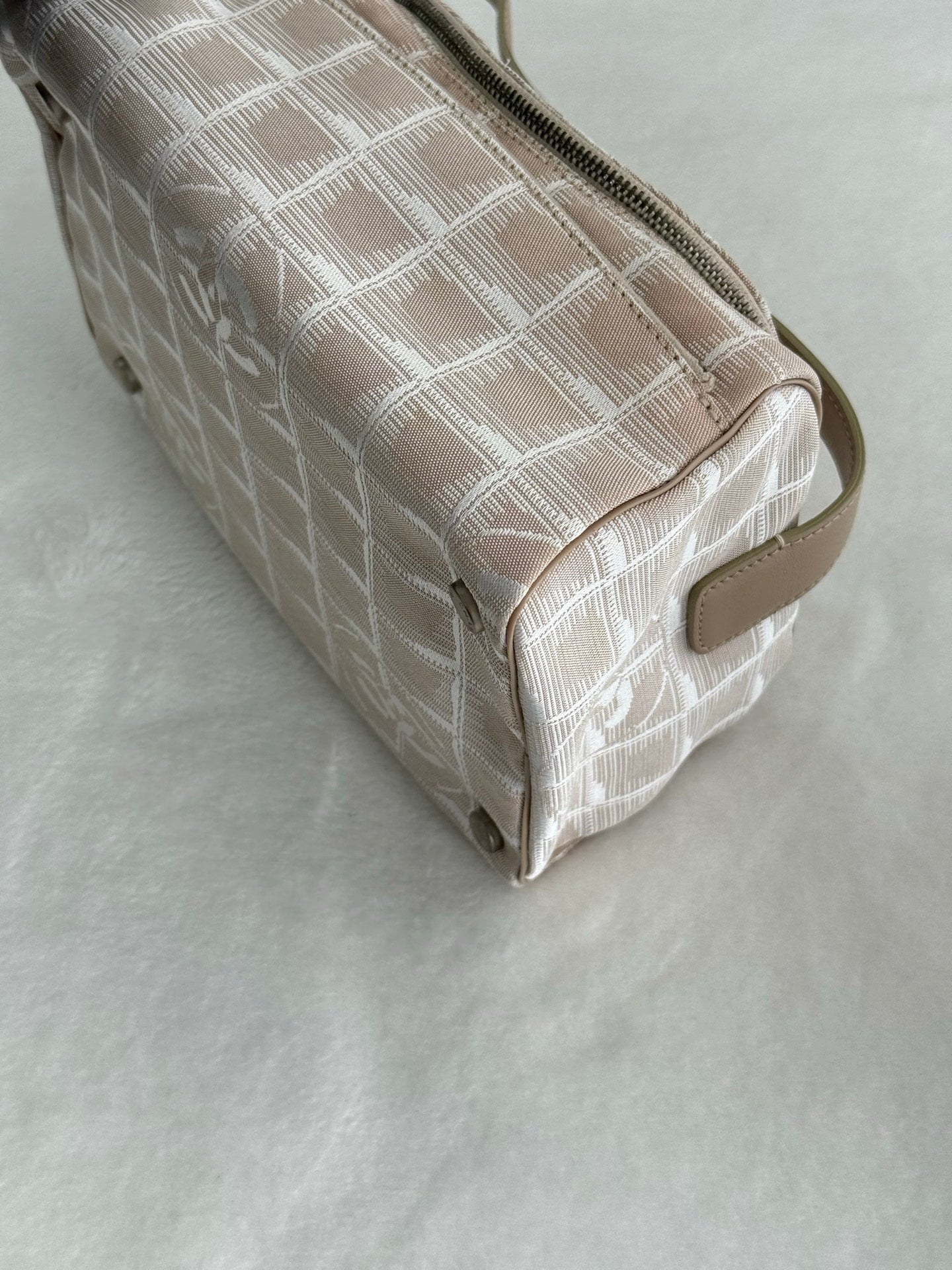 CHANEL Travel Line Sythetique Beige